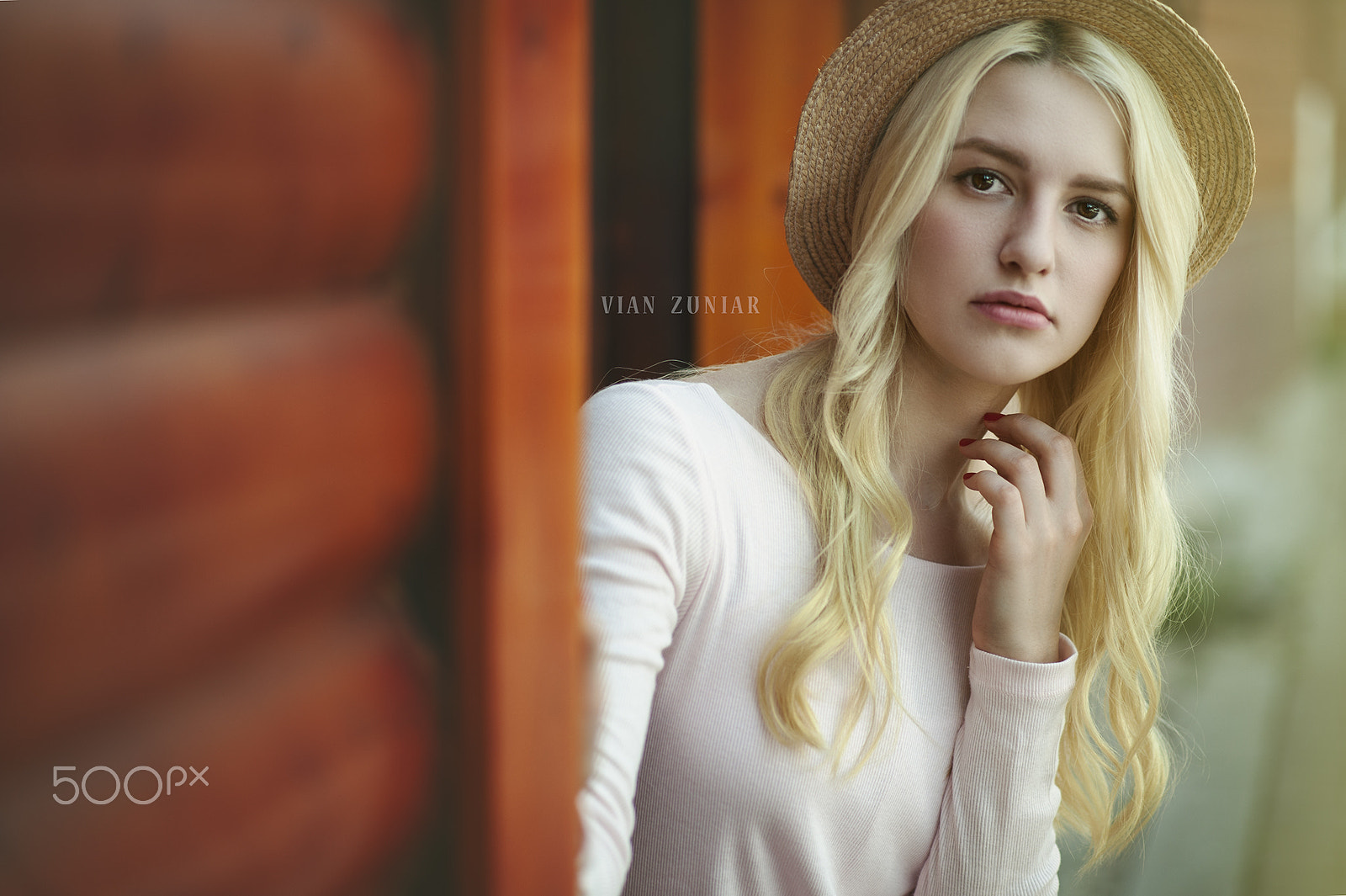Nikon D3 + Nikon AF-S Nikkor 85mm F1.8G sample photo. Please stay with me photography