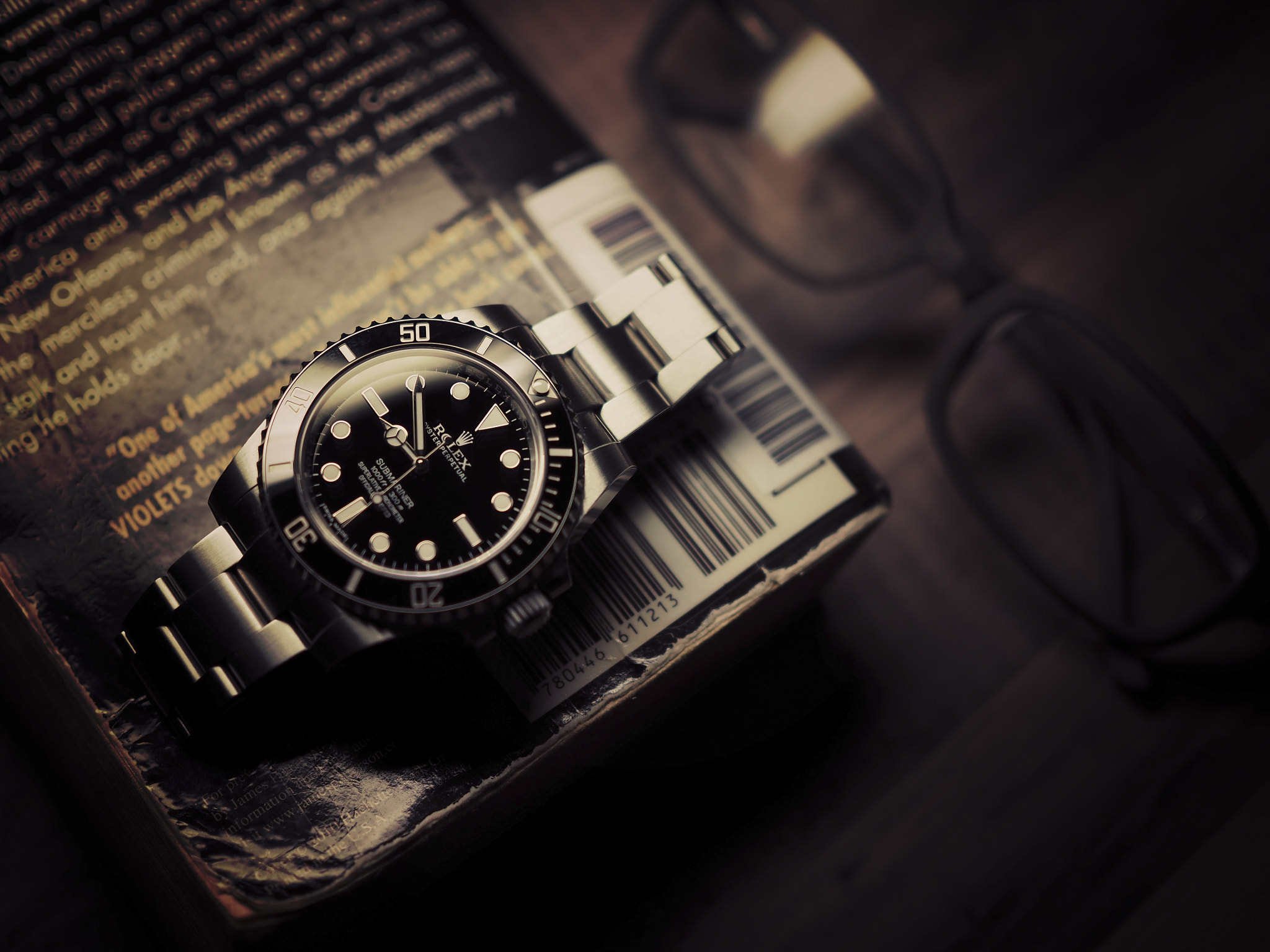 Olympus OM-D E-M10 + Olympus M.Zuiko Digital 25mm F1.8 sample photo. The submariner photography