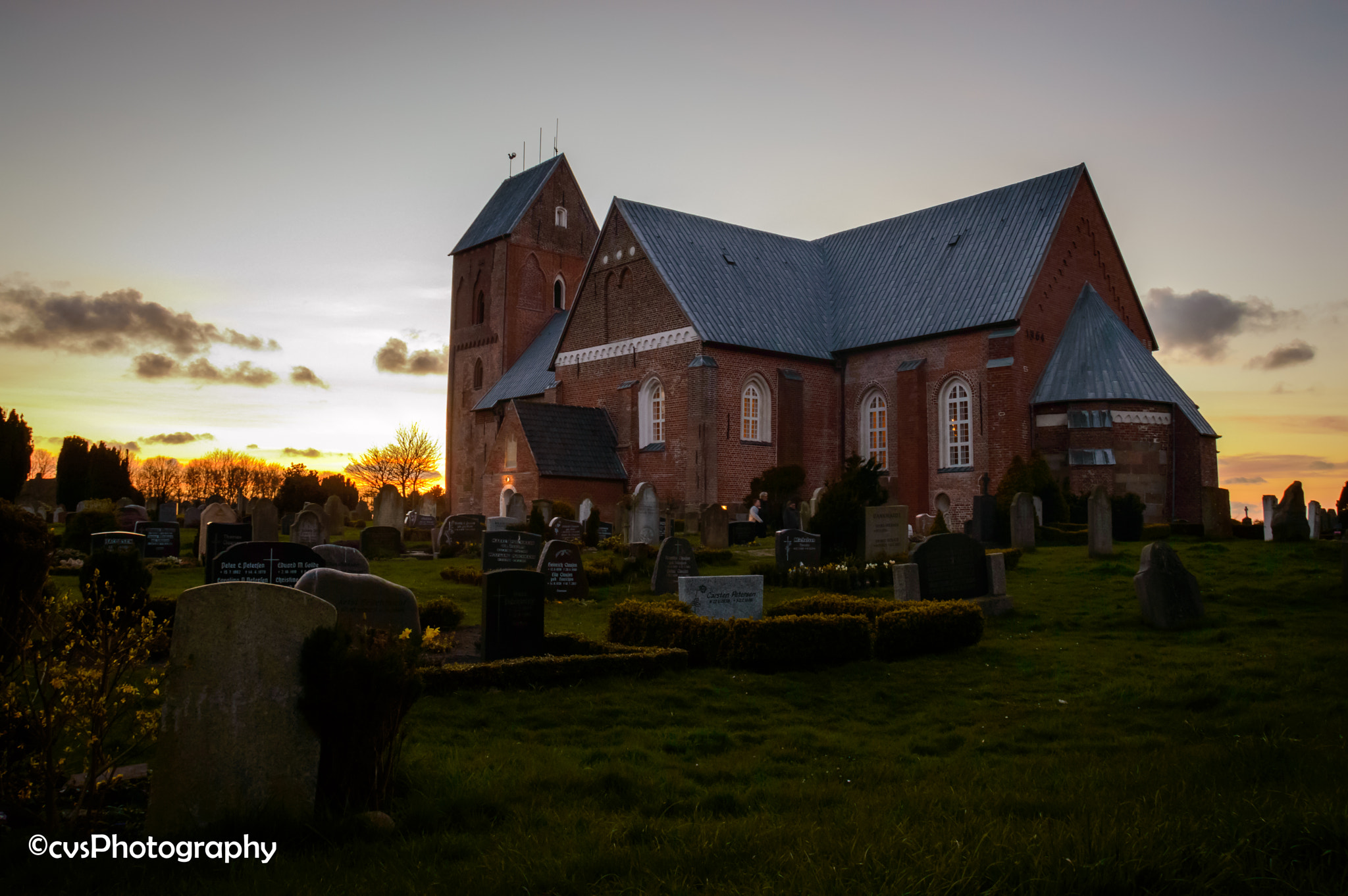 Sigma 18-200mm F3.5-6.3 II DC OS HSM sample photo. Old church graveyard photography