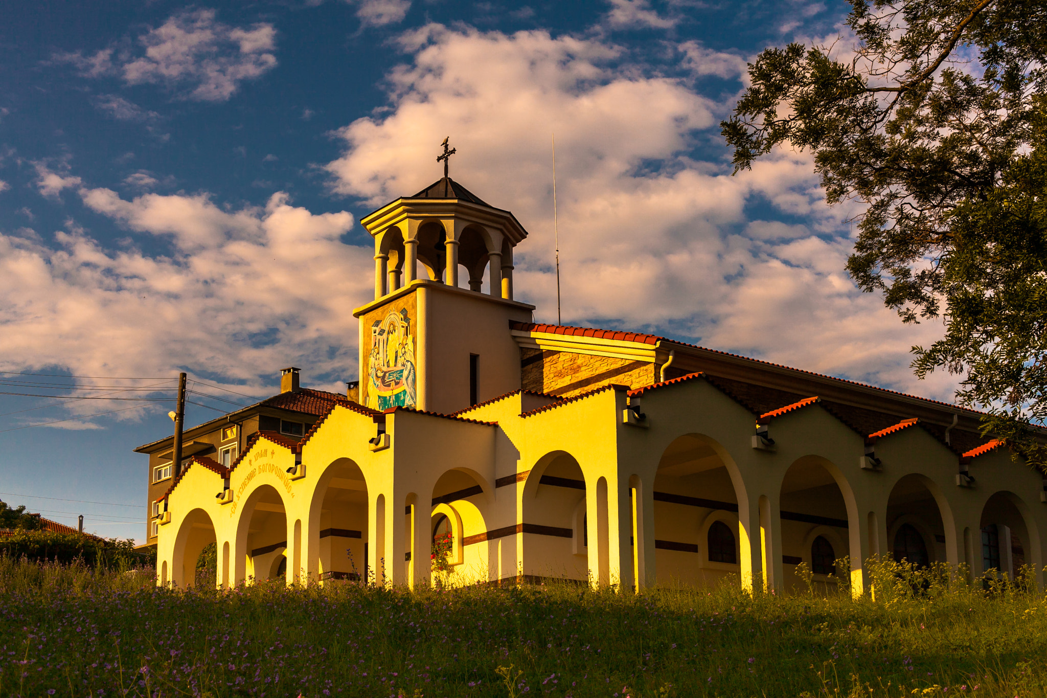 Canon EF 50mm F1.4 USM sample photo. Church photography