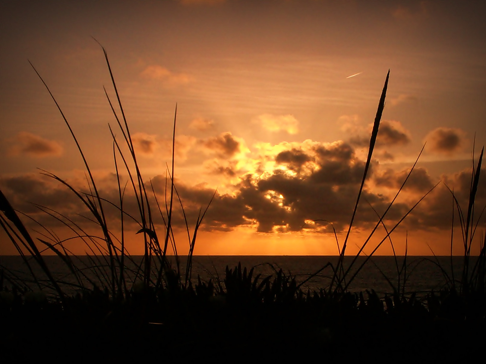 KONICA MINOLTA DiMAGE Z3 sample photo. Sunset photography