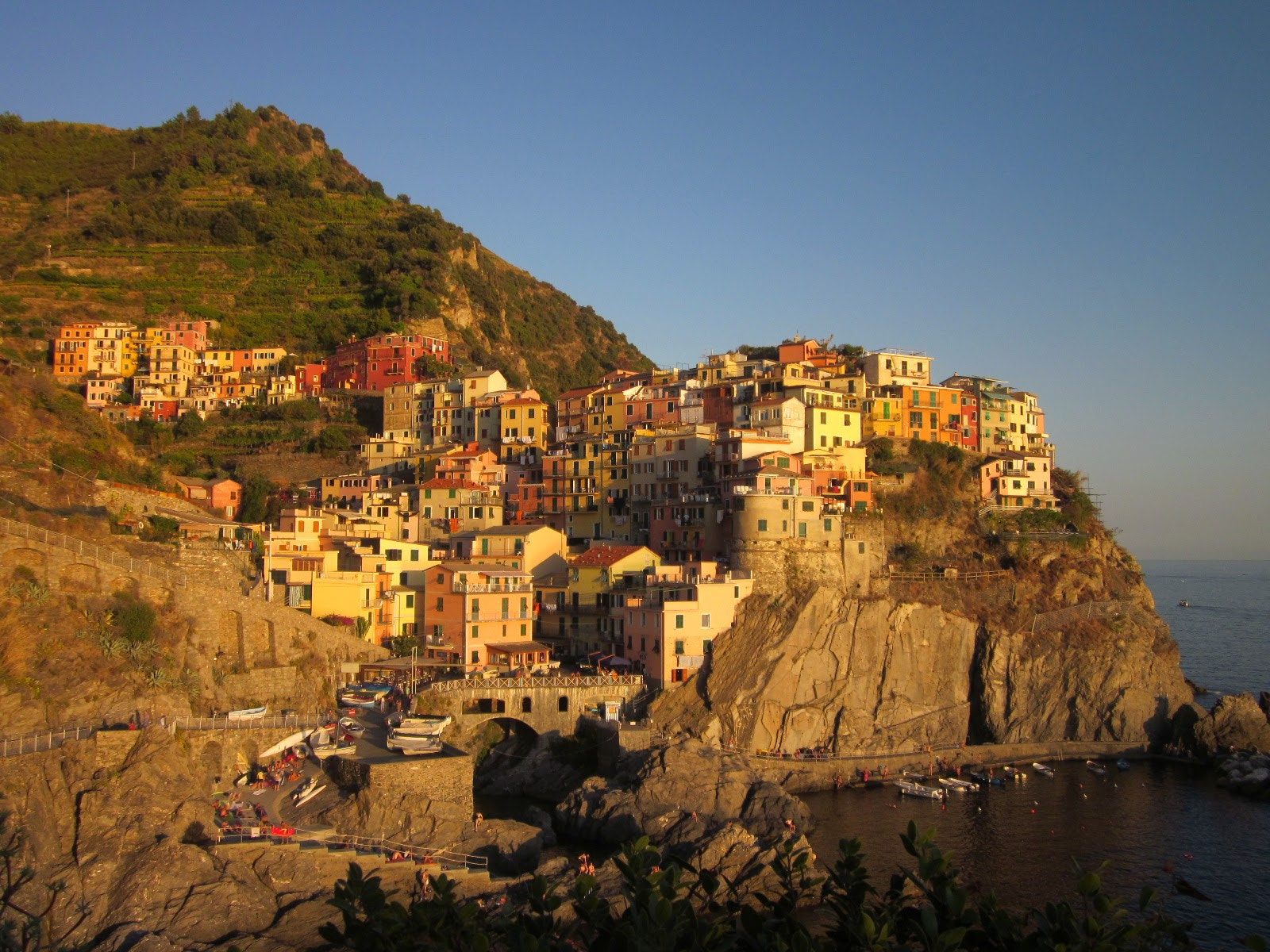 Canon PowerShot SD1300 IS (IXUS 105 / IXY 200F) sample photo. Manarola sunset, cinque terre photography