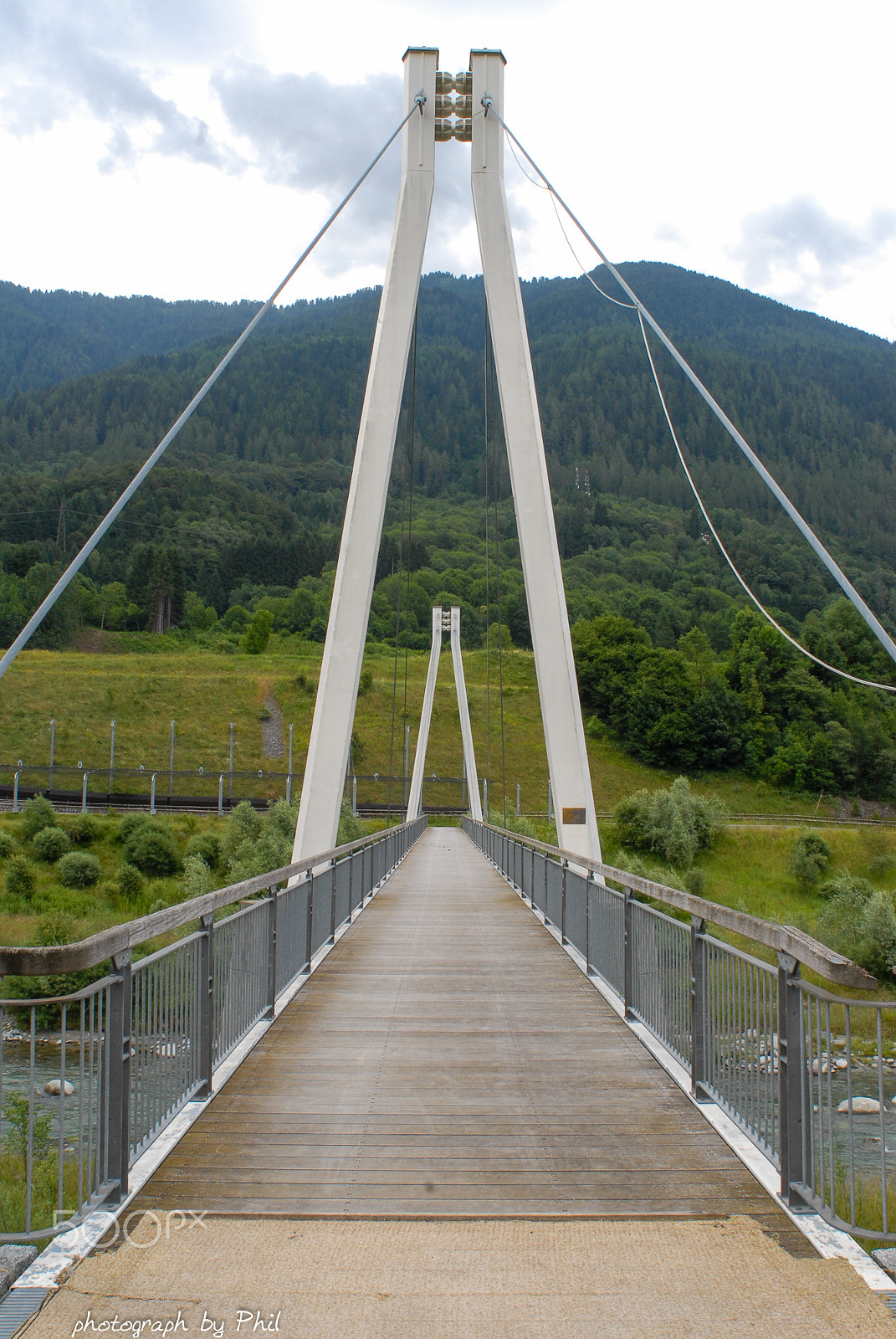Nikon AF Nikkor 20mm F2.8D sample photo. Bridge photography