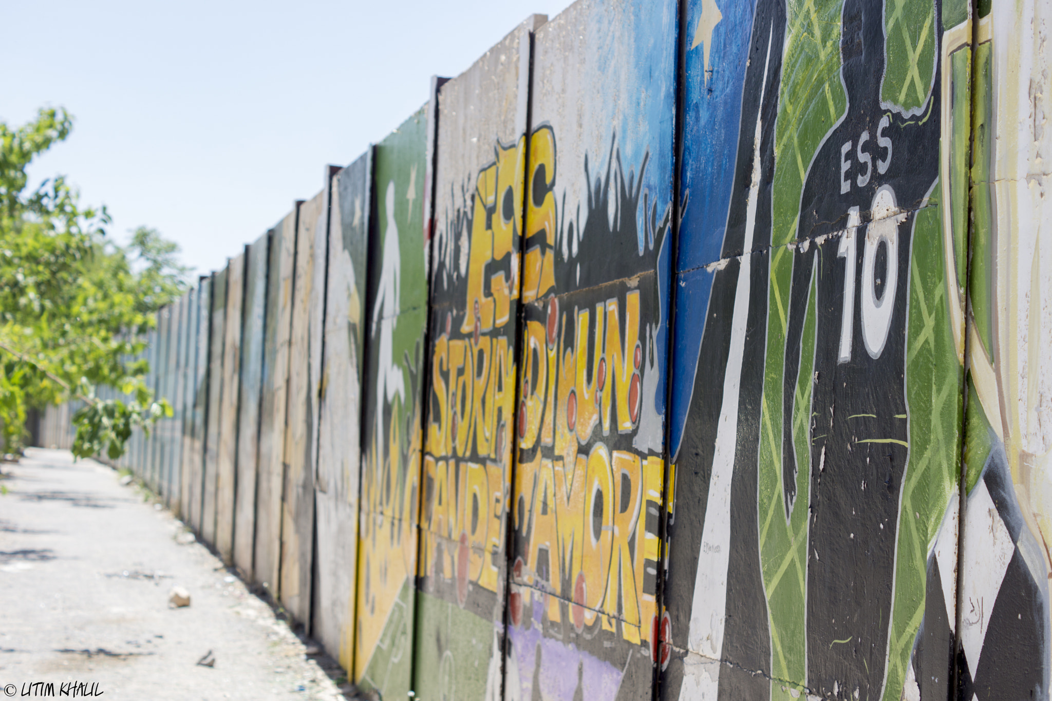 Sony SLT-A65 (SLT-A65V) + Sony DT 50mm F1.8 SAM sample photo. Graffiti wall photography
