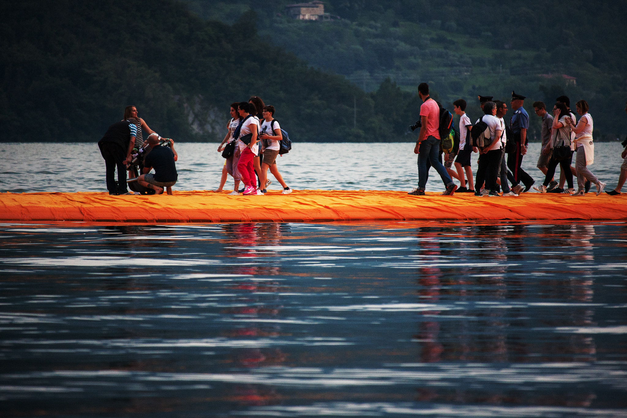Canon EF-S 55-250mm F4-5.6 IS STM sample photo. The floating piers photography