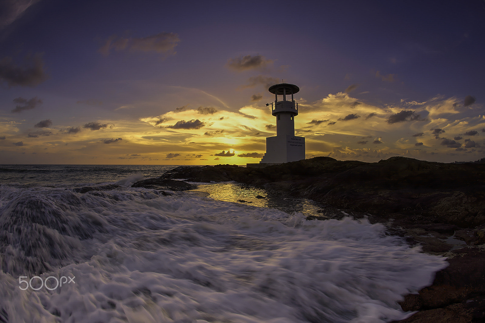 Nikon D610 + Nikon AF Fisheye-Nikkor 16mm F2.8D sample photo. Lighthouse @ sunset photography