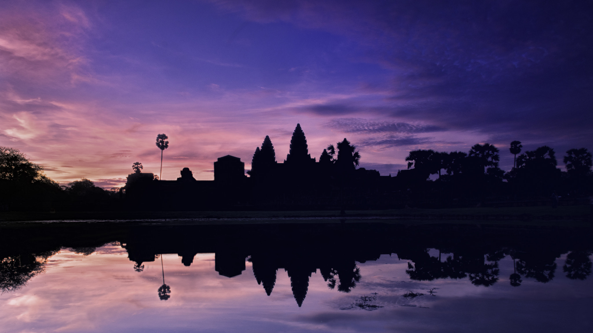 Olympus PEN E-P5 + Olympus M.Zuiko Digital ED 12-40mm F2.8 Pro sample photo. Sunrise at angkor wat photography