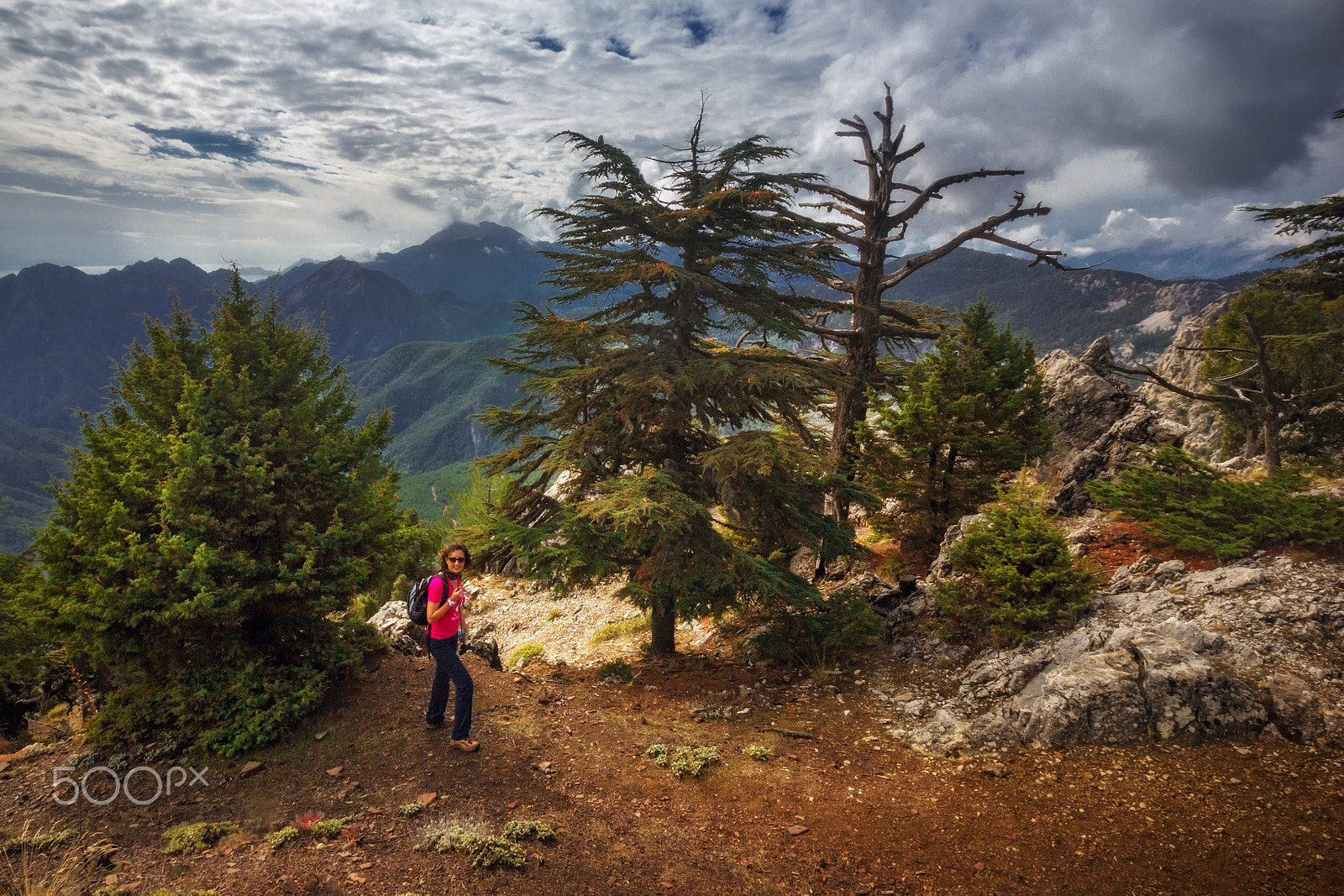 Canon EF-S 10-18mm F4.5–5.6 IS STM sample photo. Hiker photography