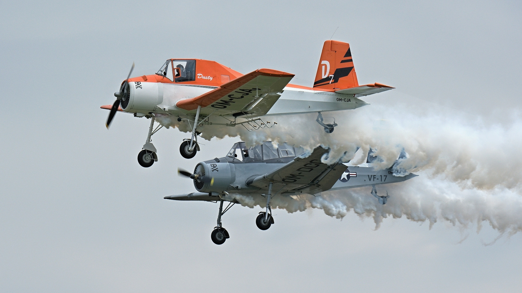 Nikon AF-S Nikkor 70-200mm F4G ED VR sample photo. Airplanes photography