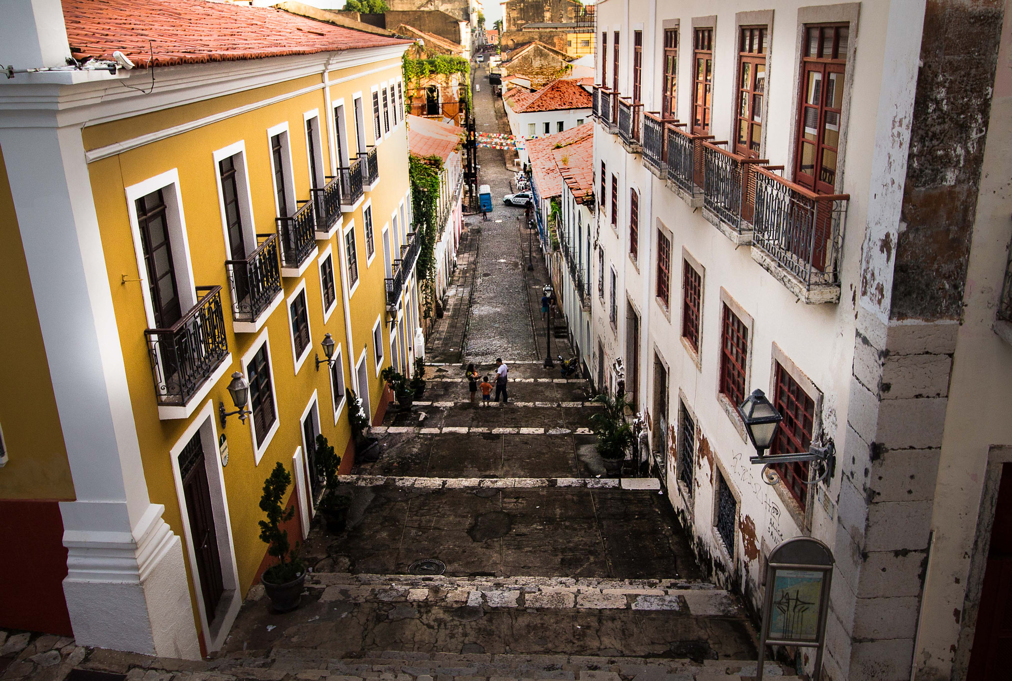 Canon EF-S 10-18mm F4.5–5.6 IS STM sample photo. Rua do giz photography