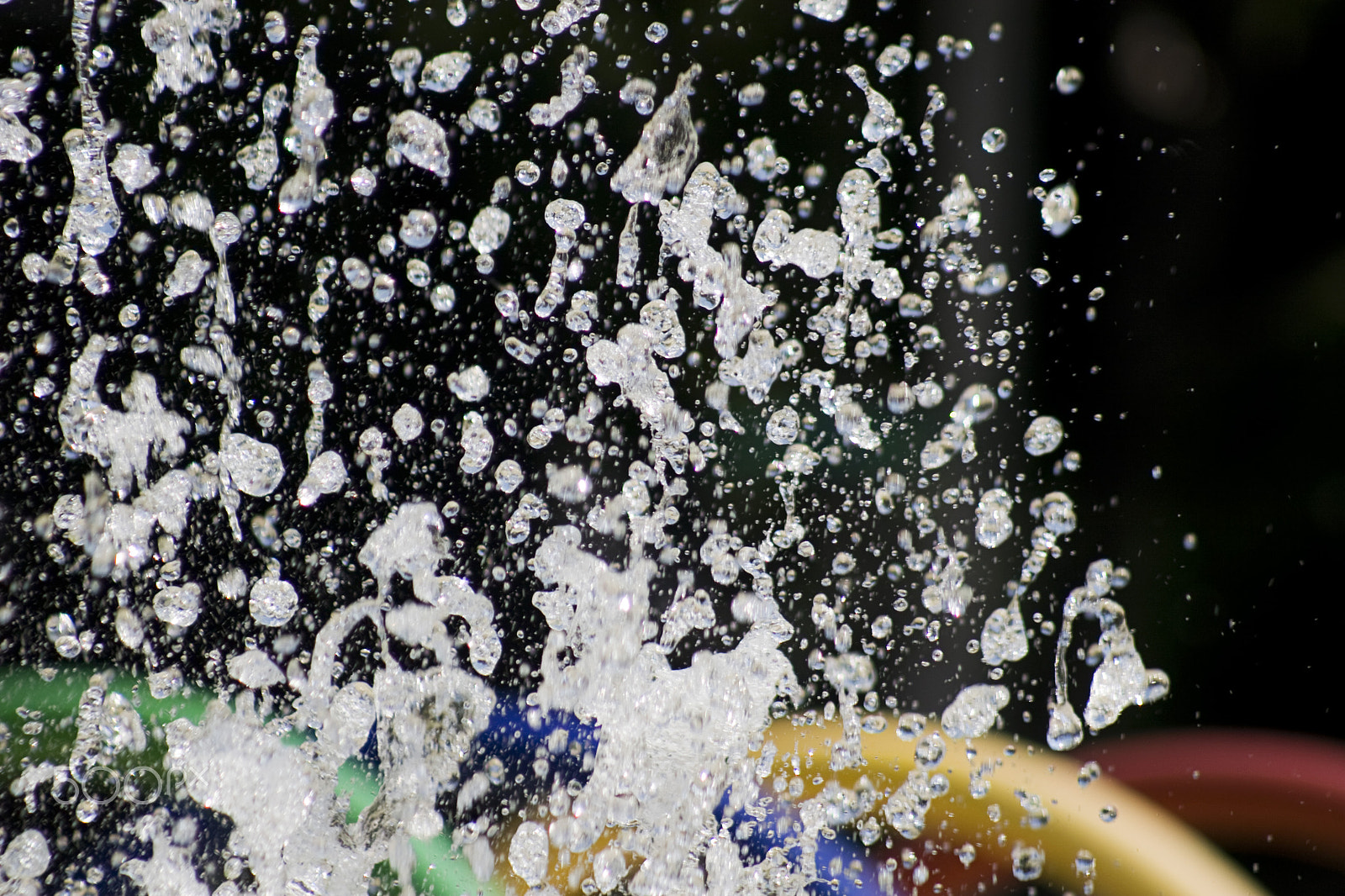 Canon EF 75-300mm f/4-5.6 USM sample photo. Water blobs photography