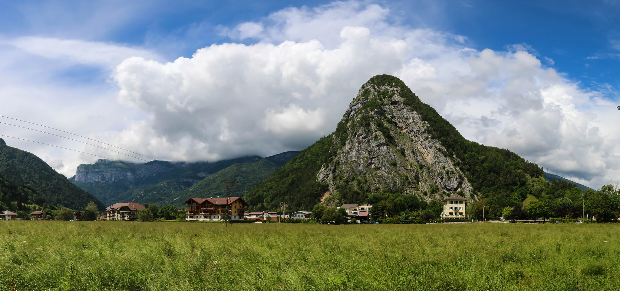Canon EF-S 17-85mm F4-5.6 IS USM sample photo. The mountain of thônes photography