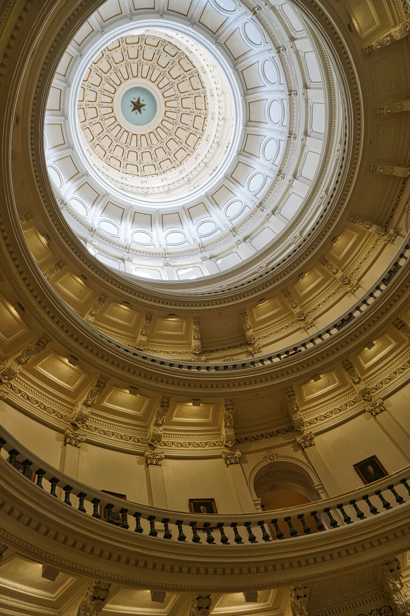 Sony a6300 + Sony E 18-50mm F4-5.6 sample photo. Texas capitol rotunda photography