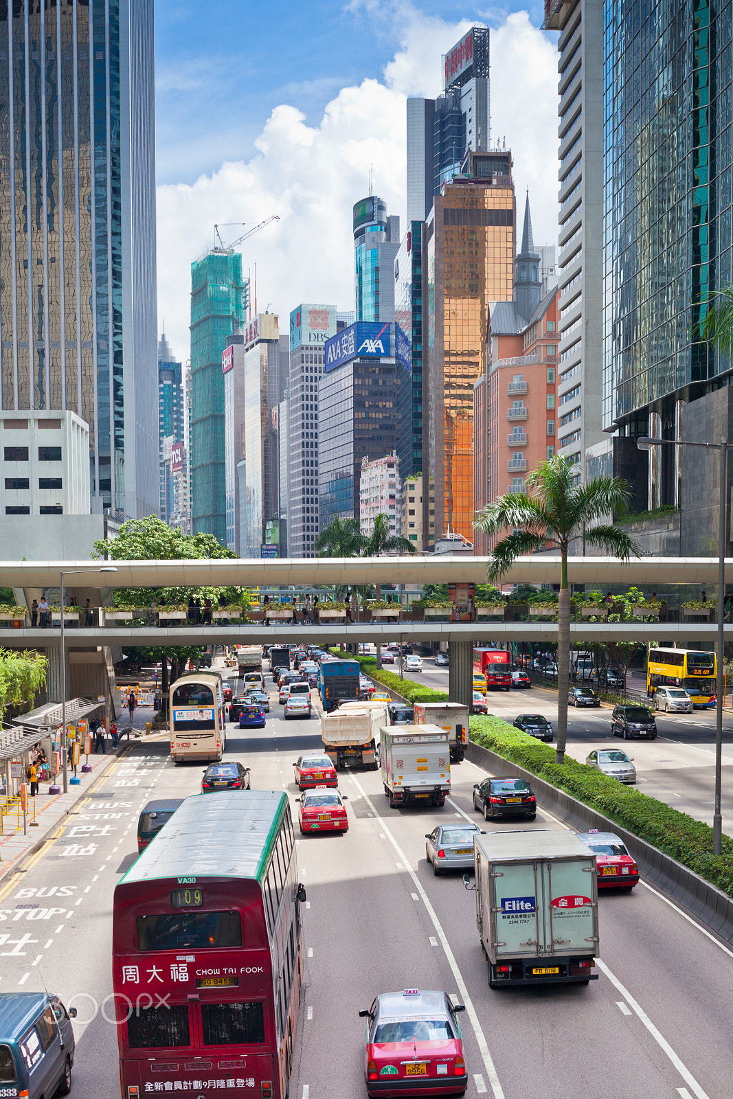 Canon EF 50mm F1.4 USM sample photo. Hong kong downtown street crowded with transport photography