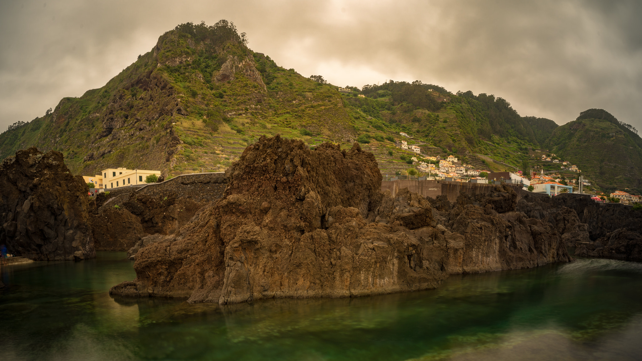 Sony a7R + ZEISS Batis 18mm F2.8 sample photo. Porto moniz - madeira - mountain photography