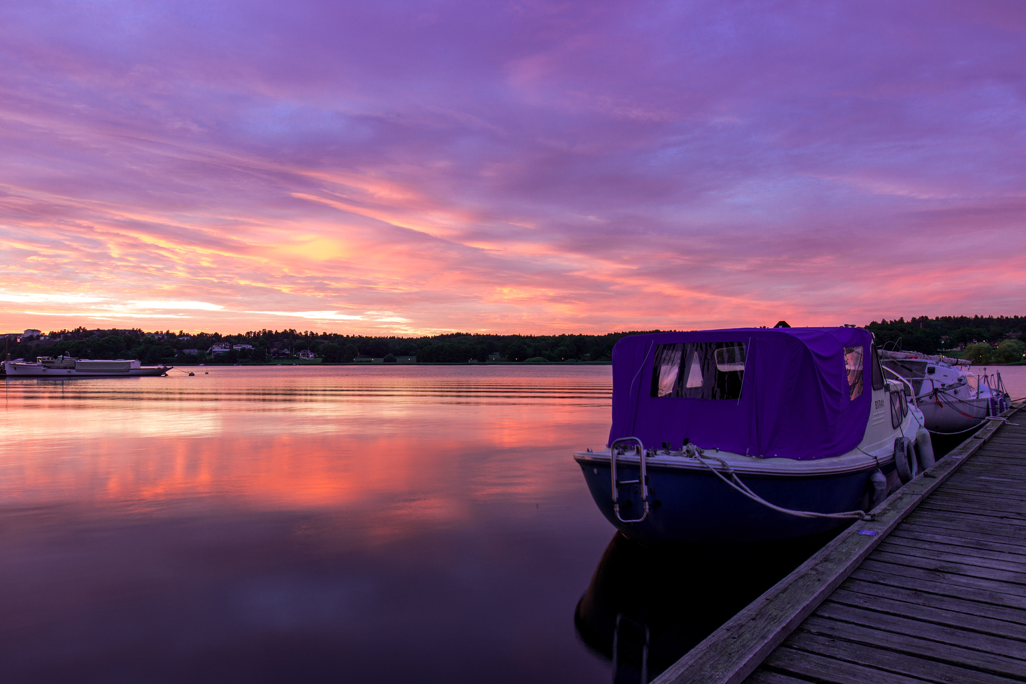 Canon EOS 600D (Rebel EOS T3i / EOS Kiss X5) + Canon EF 16-35mm F4L IS USM sample photo. Swedish summer nights.. photography