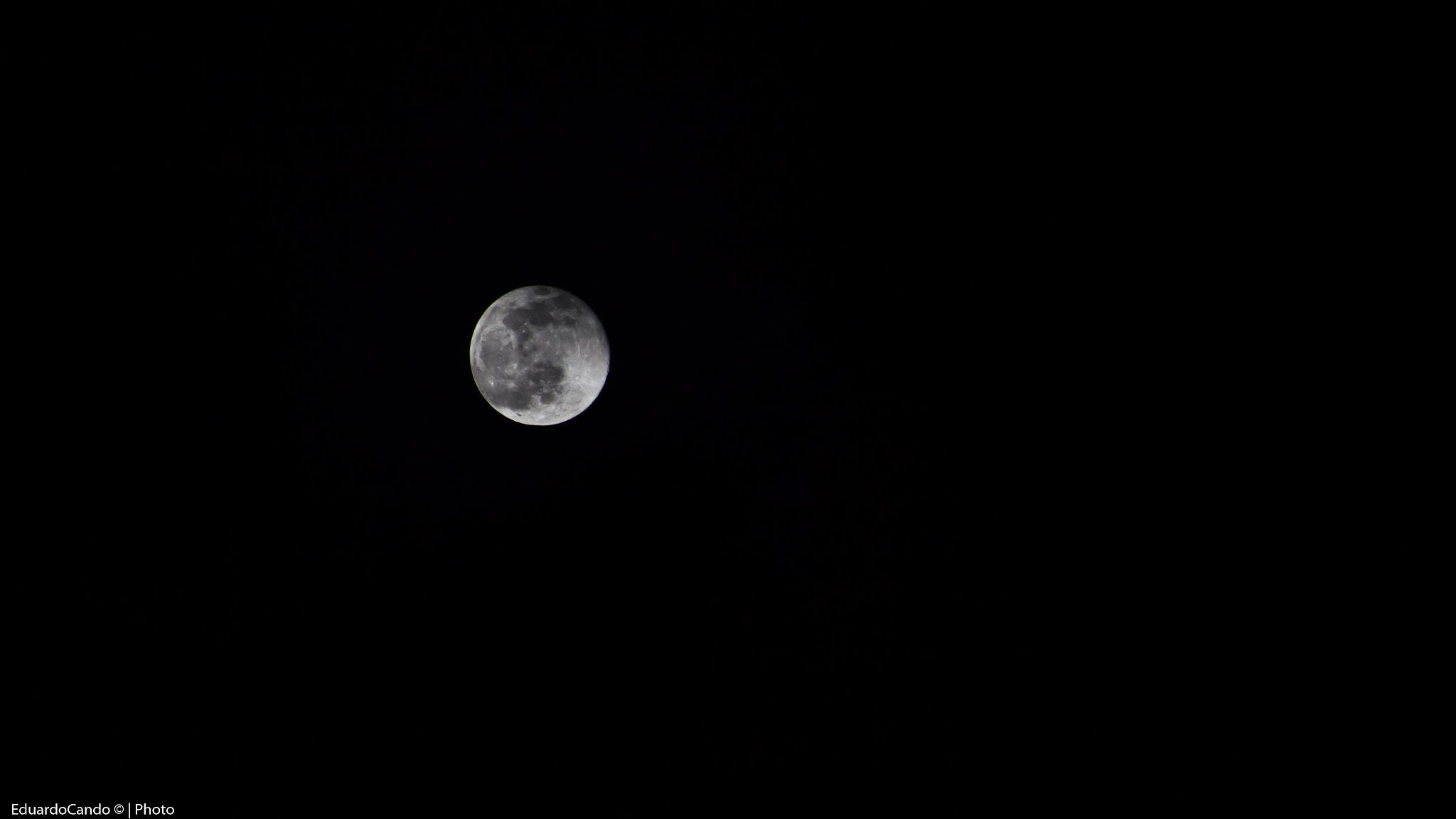 Sigma 18-250mm F3.5-6.3 DC OS HSM sample photo. Light circle photography