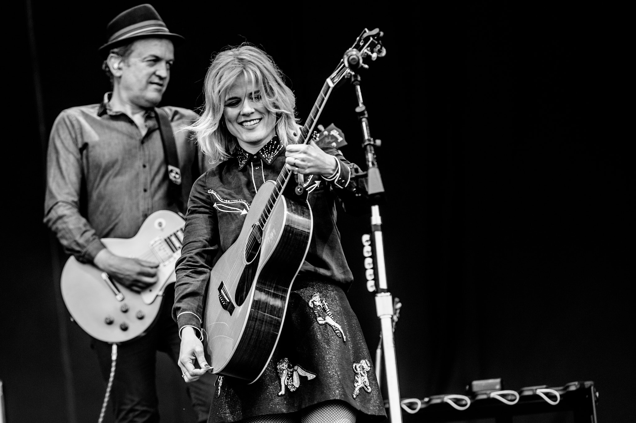 Nikon AF-S Nikkor 200-400mm F4G ED-IF VR sample photo. The common linnets pinkpop photography