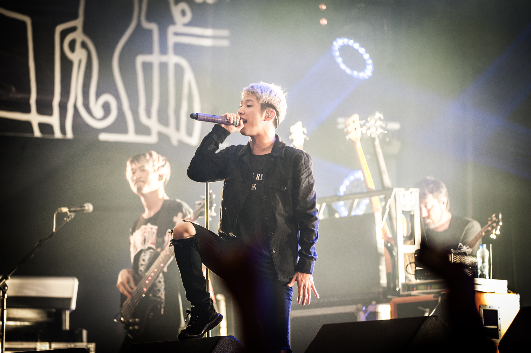 Nikon AF-S Nikkor 200-400mm F4G ED-IF VR sample photo. One ok rock pinkpop photography