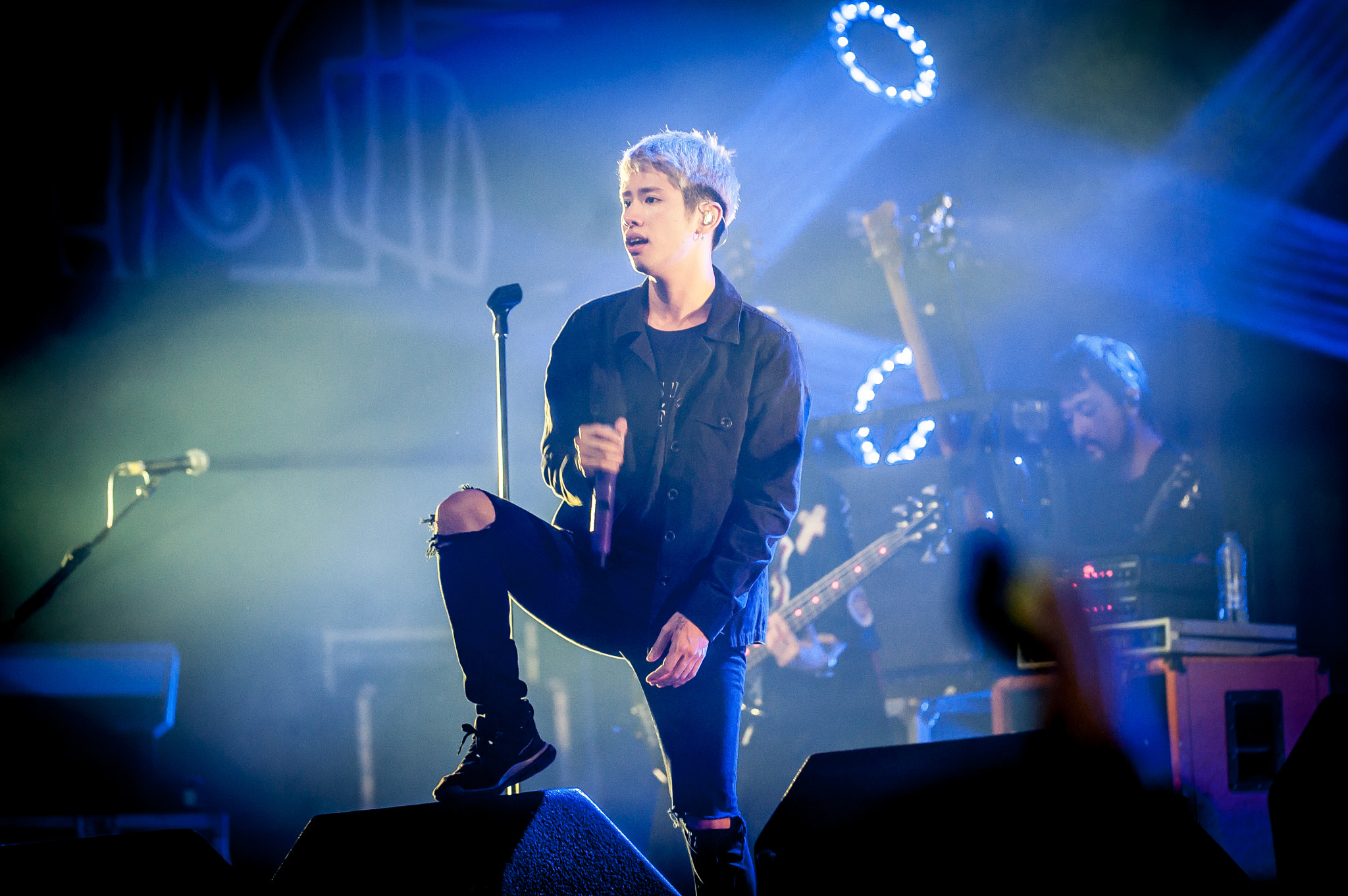 Nikon AF-S Nikkor 200-400mm F4G ED-IF VR sample photo. One ok rock pinkpop photography