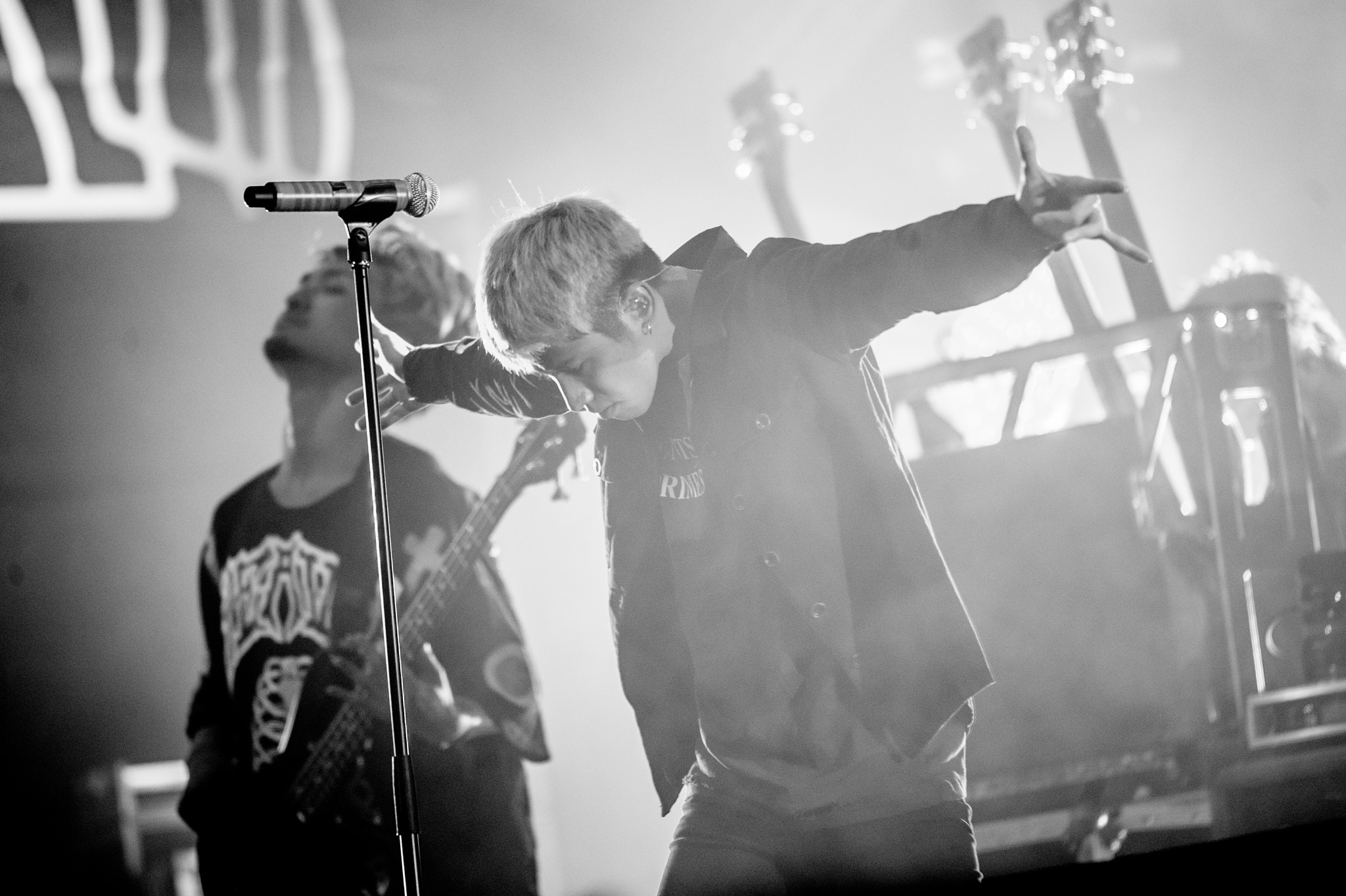 Nikon AF-S Nikkor 200-400mm F4G ED-IF VR sample photo. One ok rock pinkpop photography