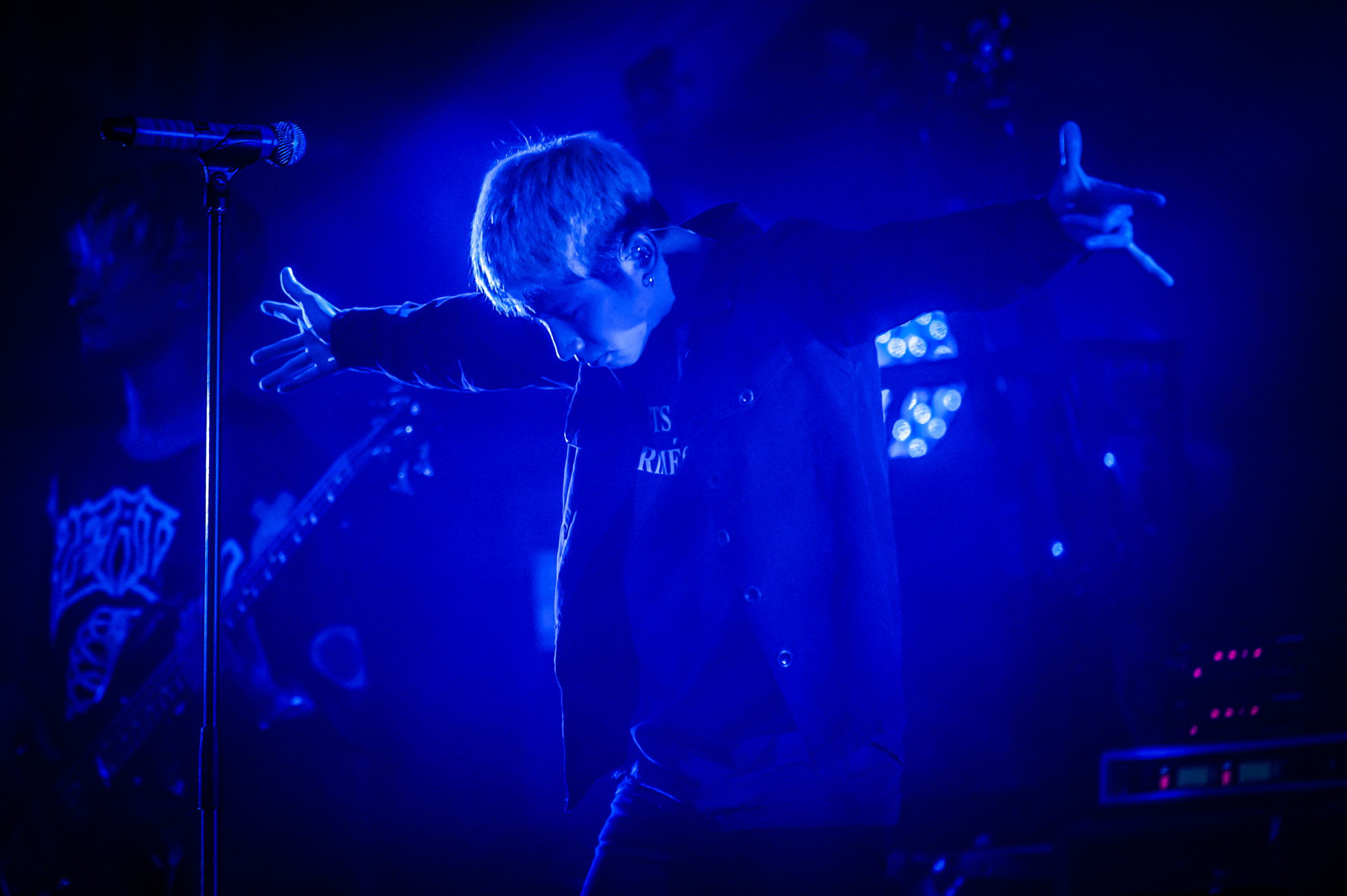 Nikon AF-S Nikkor 200-400mm F4G ED-IF VR sample photo. One ok rock pinkpop photography