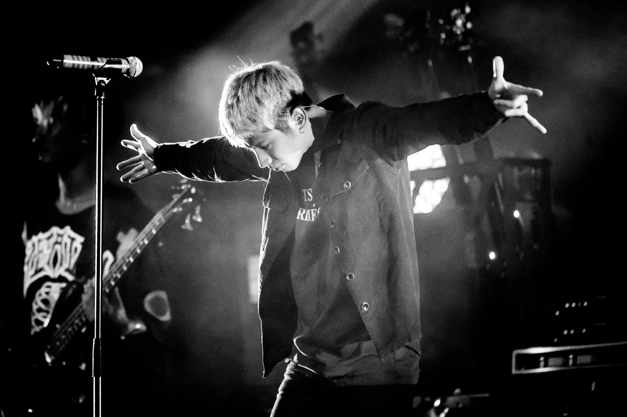 Nikon AF-S Nikkor 200-400mm F4G ED-IF VR sample photo. One ok rock pinkpop photography