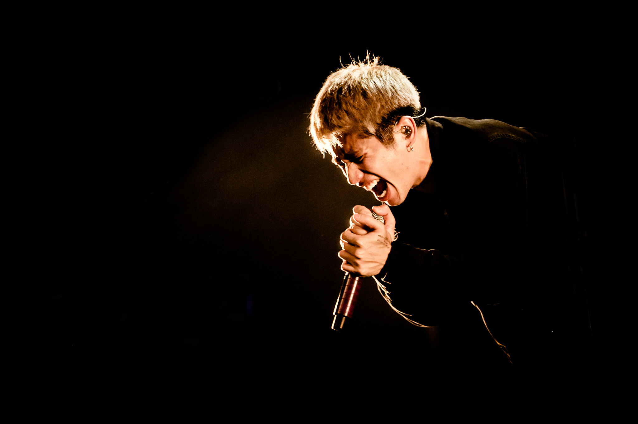 Nikon AF-S Nikkor 200-400mm F4G ED-IF VR sample photo. One ok rock pinkpop photography