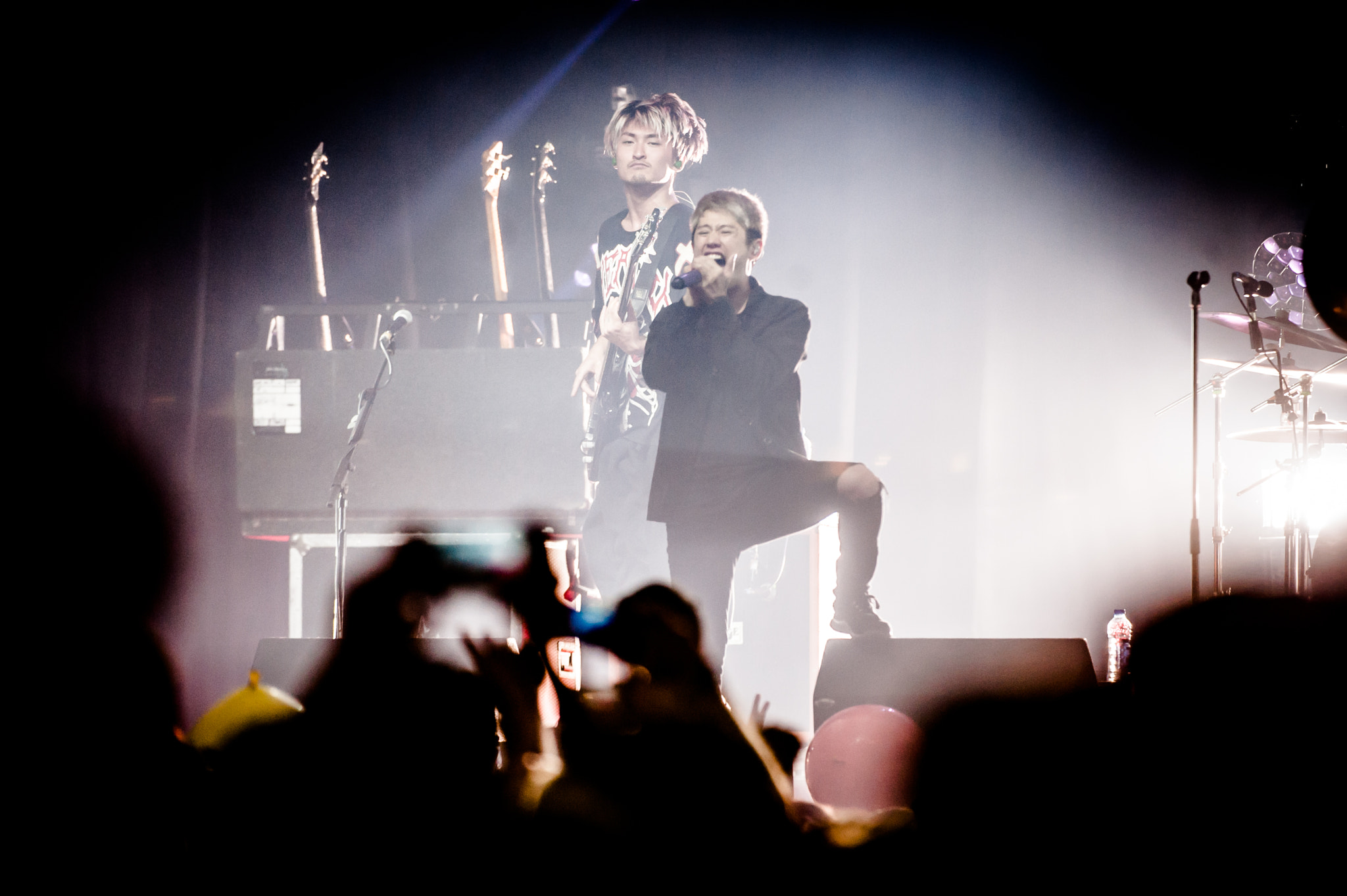 Nikon AF-S Nikkor 200-400mm F4G ED-IF VR sample photo. One ok rock pinkpop photography