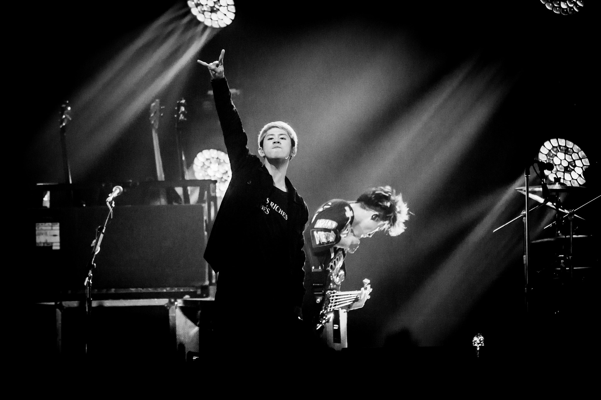 Nikon AF-S Nikkor 200-400mm F4G ED-IF VR sample photo. One ok rock pinkpop photography