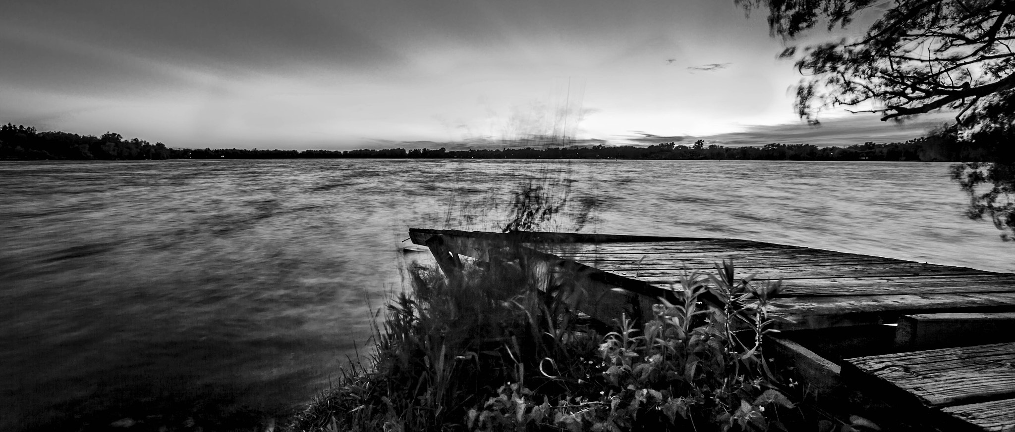 Canon EF 14mm F2.8L USM sample photo. Pier photography
