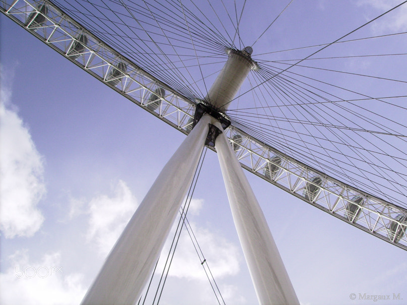 Pentax OPTIO E10 sample photo. The london eye photography