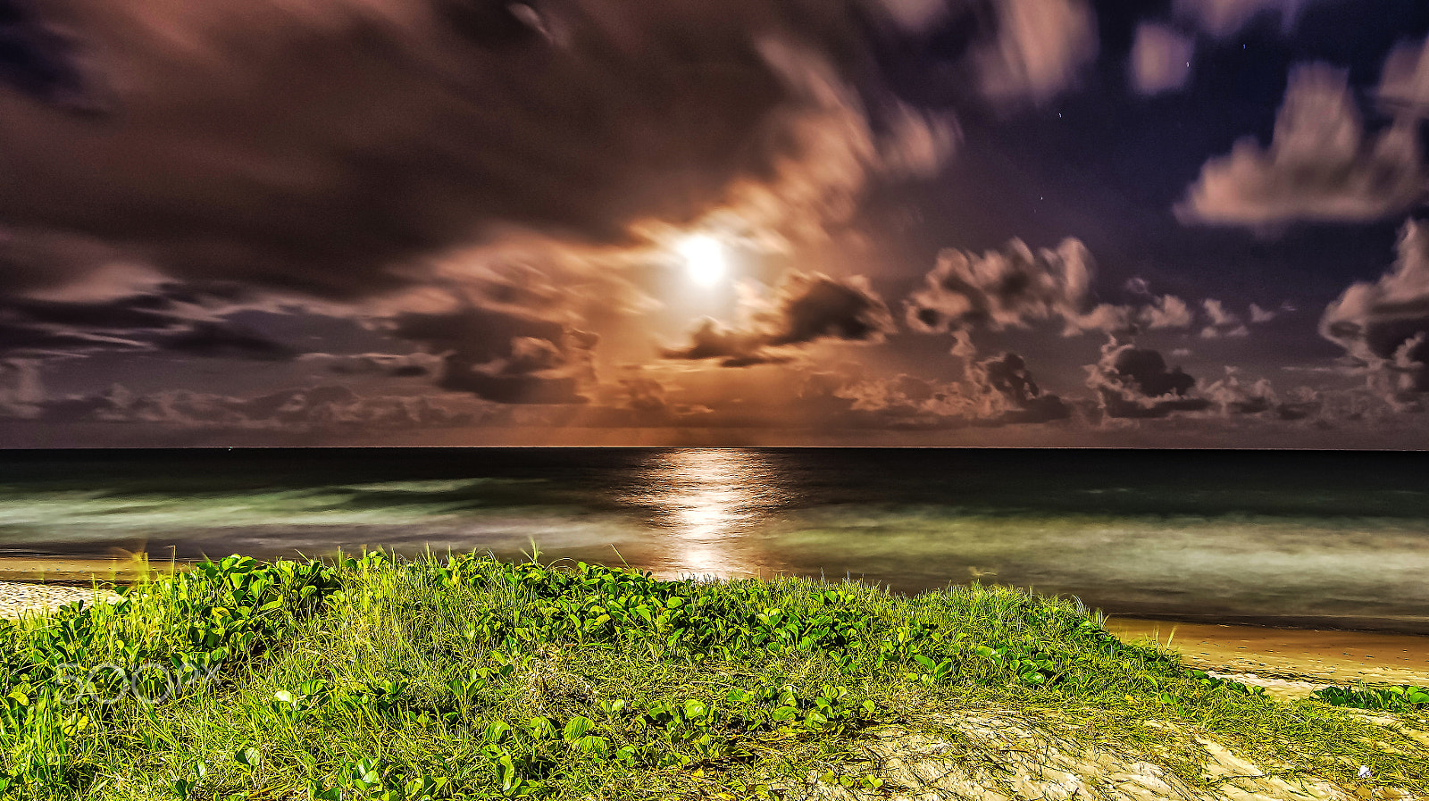 Pentax K-5 IIs sample photo. Moon night on the sea photography