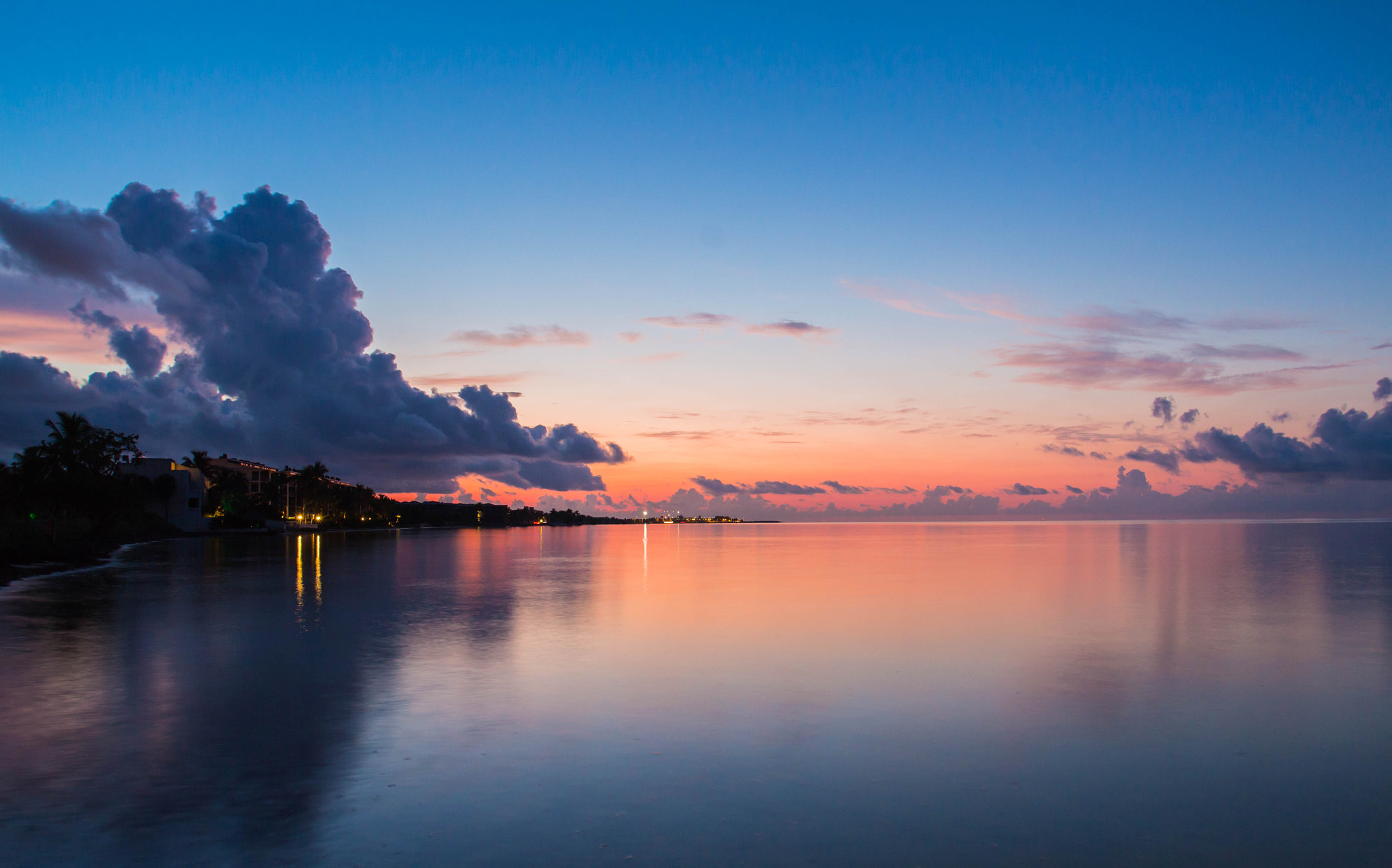 Canon EOS 650D (EOS Rebel T4i / EOS Kiss X6i) + Canon EF 17-40mm F4L USM sample photo. Key west sunrise photography