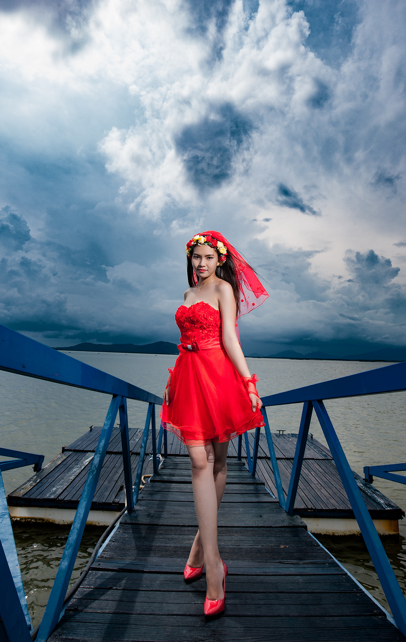 Canon EOS-1Ds Mark III sample photo. Lady in red! photography