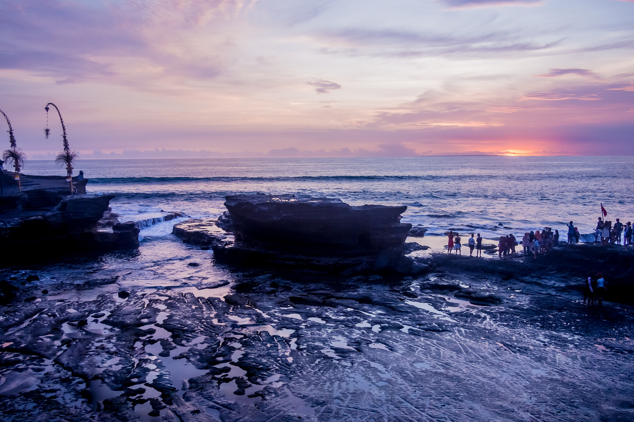 Olympus OM-D E-M5 + Panasonic Lumix G 14mm F2.5 ASPH sample photo. Bali sunset with love photography