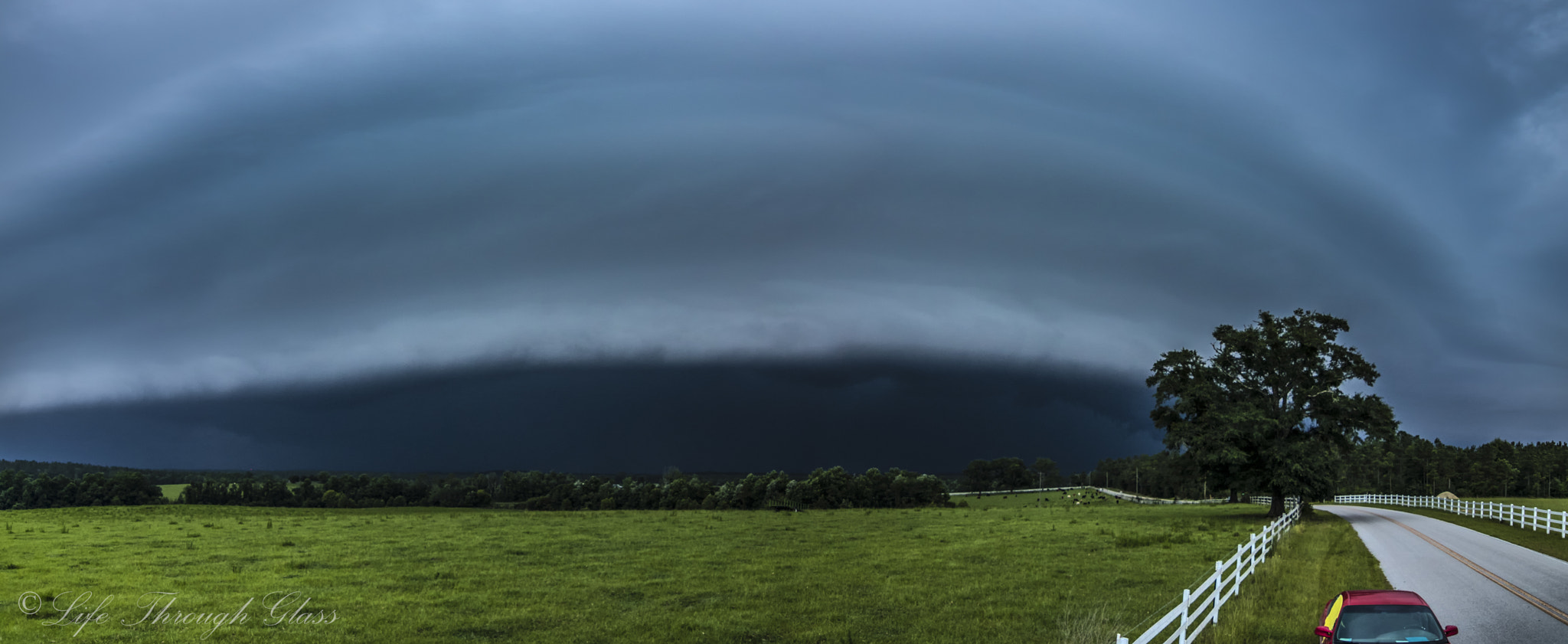 Canon EOS 750D (EOS Rebel T6i / EOS Kiss X8i) sample photo. Dangerous skies photography