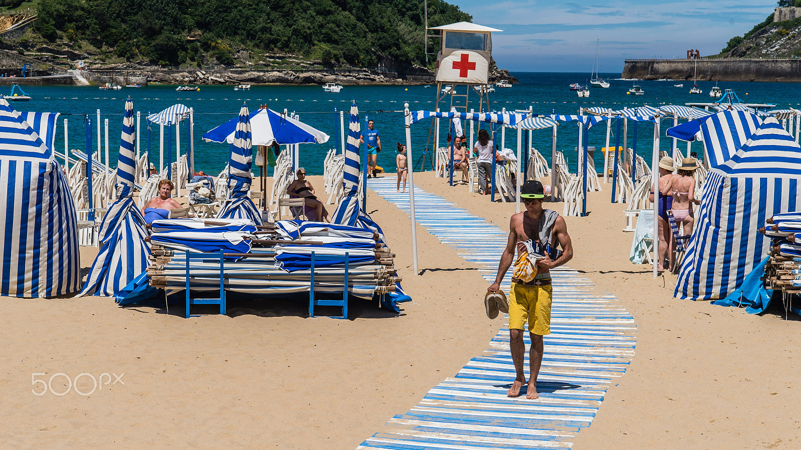 Nikon AF-S Nikkor 24-70mm F2.8E ED VR sample photo. Beach life photography