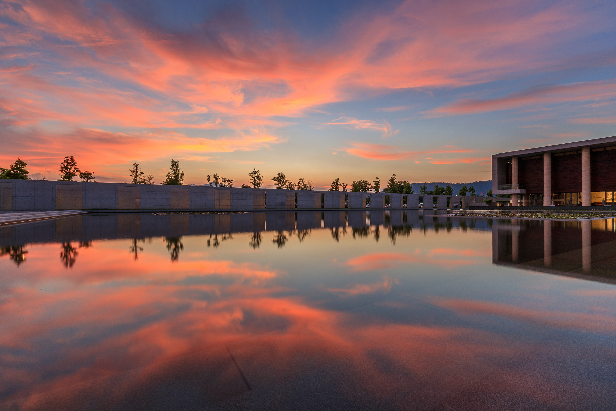 Canon EF 16-35mm F4L IS USM sample photo. Reflection photography