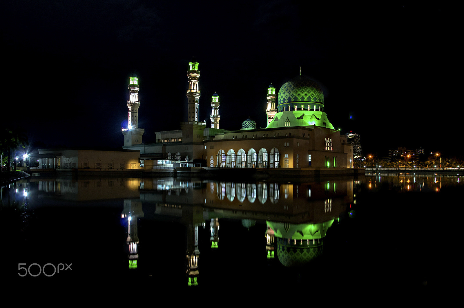 Sigma 17-70mm F2.8-4 DC Macro HSM | C sample photo. Kota kinabalu city mosque photography