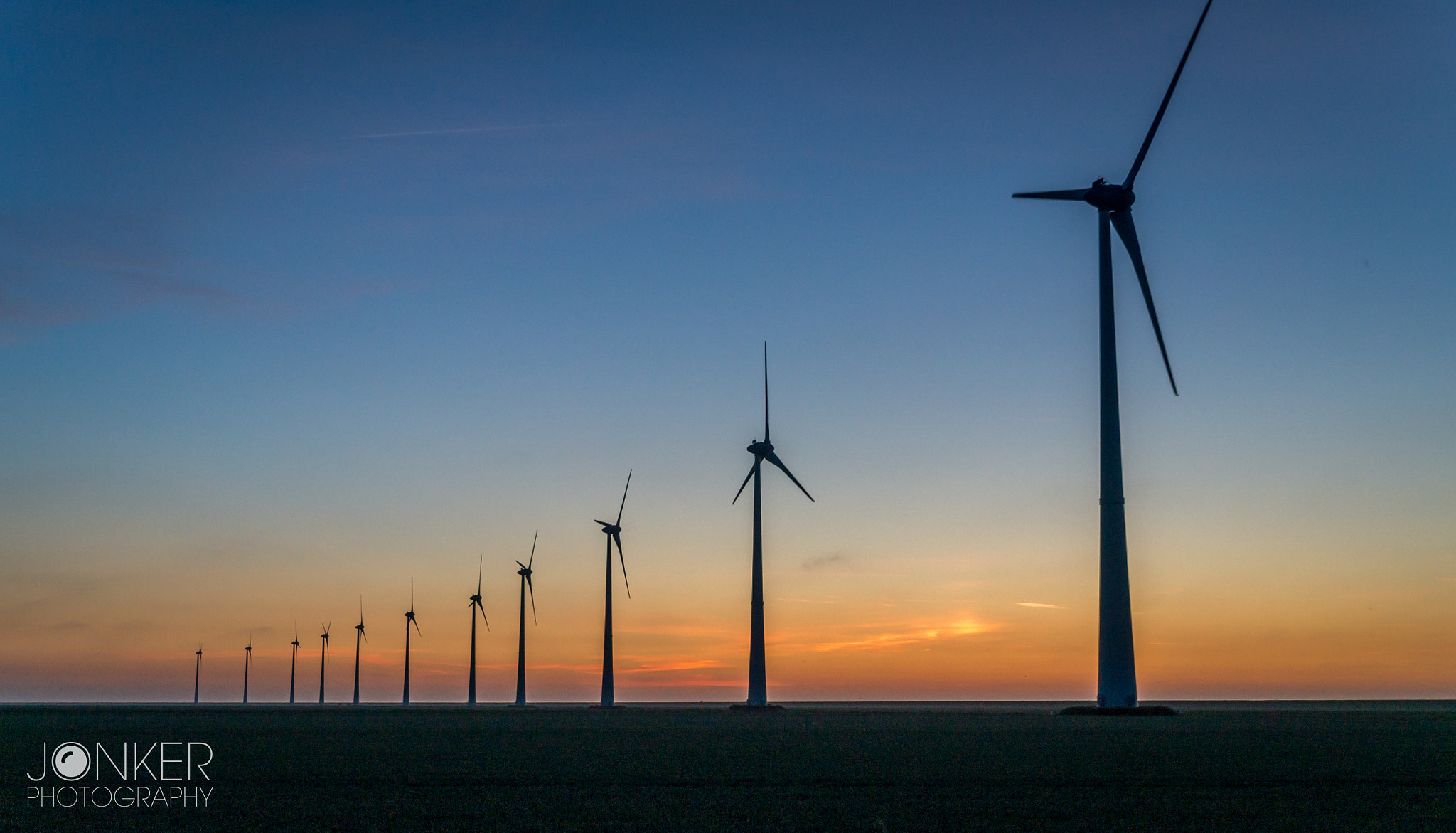 Tamron 18-270mm F3.5-6.3 Di II PZD sample photo. 'chasing windmills' photography