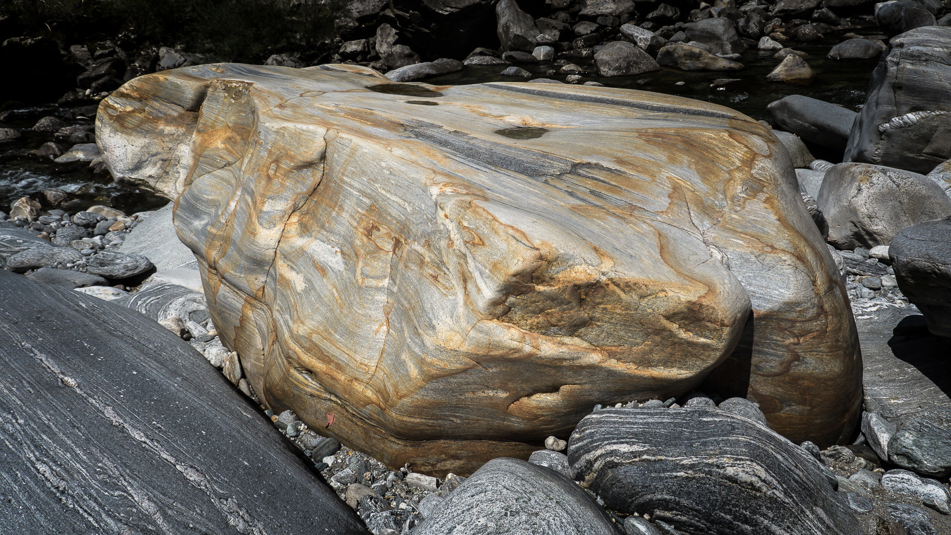 Panasonic Lumix DMC-GH3 sample photo. Valle maggia 4 photography