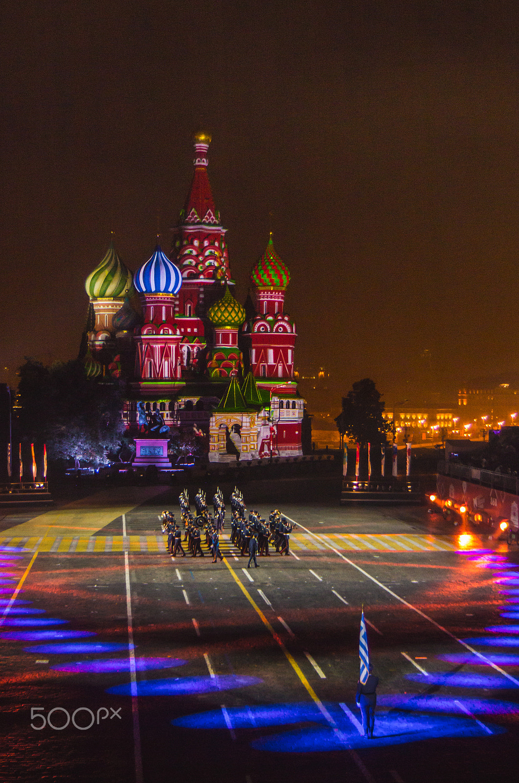 Canon EF 28-70mm f/3.5-4.5 sample photo. Red square photography