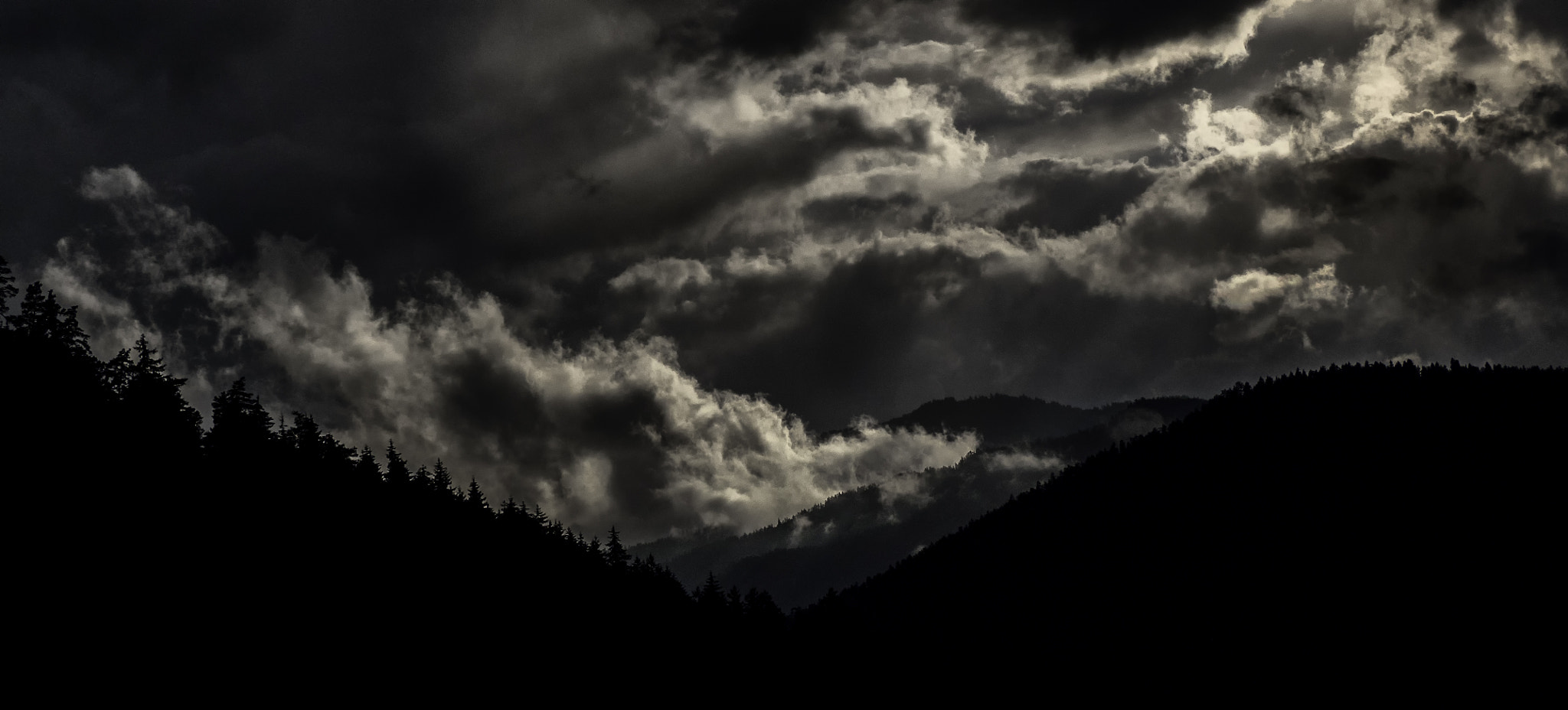 Panasonic Lumix DMC-GH4 sample photo. Fog mountain layers photography