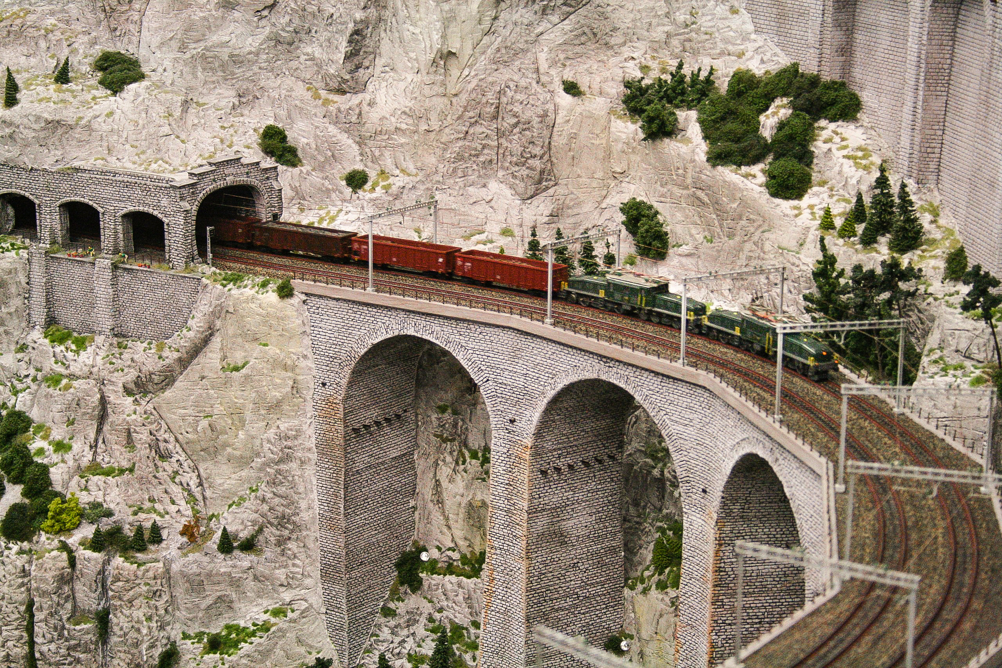 Canon EF-S 18-55mm F3.5-5.6 sample photo. 2 "krokodile" 1:87 (miniatur wunderwelt, hamburg photography