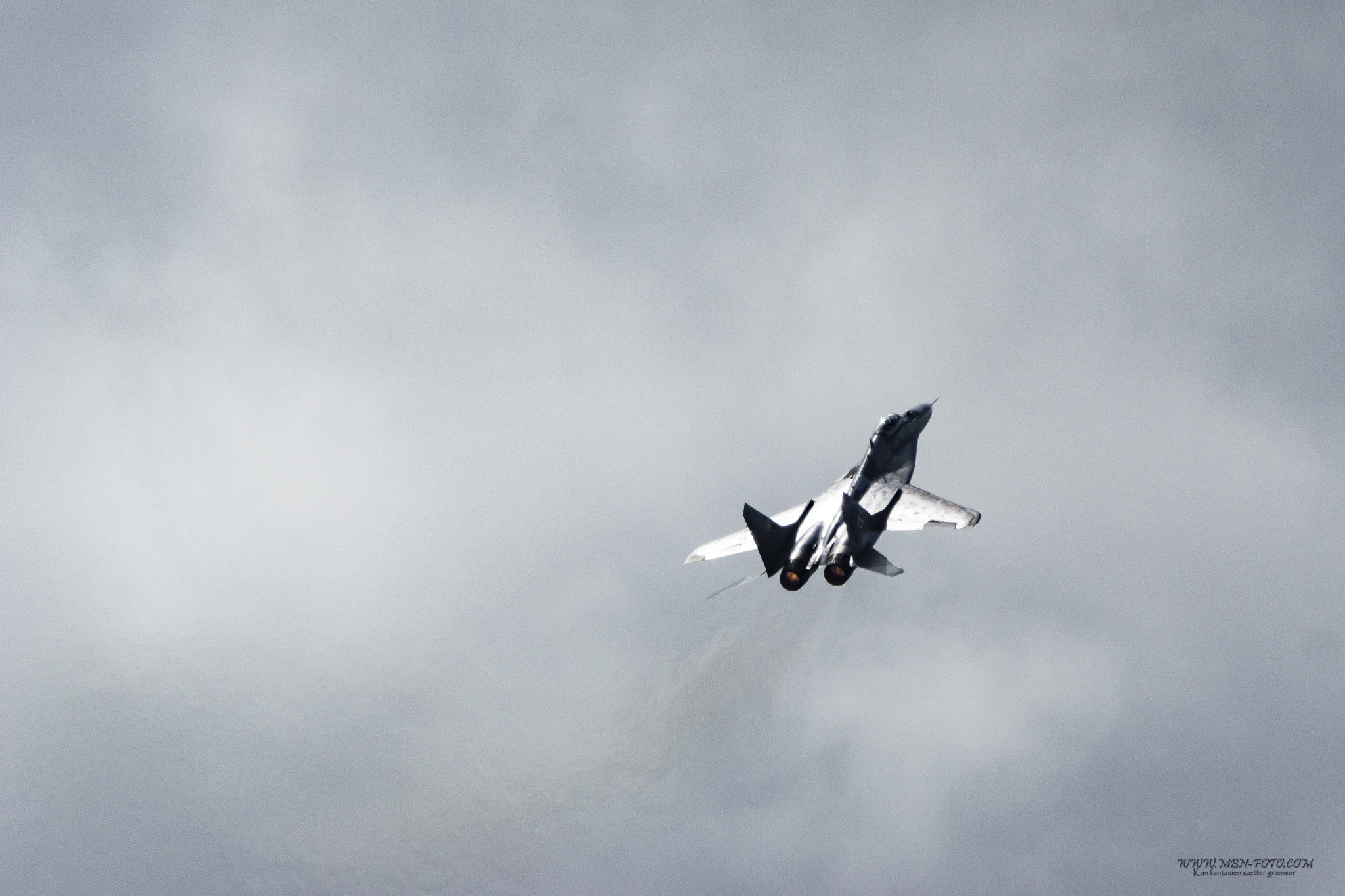 Sony SLT-A77 + Sony 70-400mm F4-5.6 G SSM sample photo. Danish airshow 2016 photography
