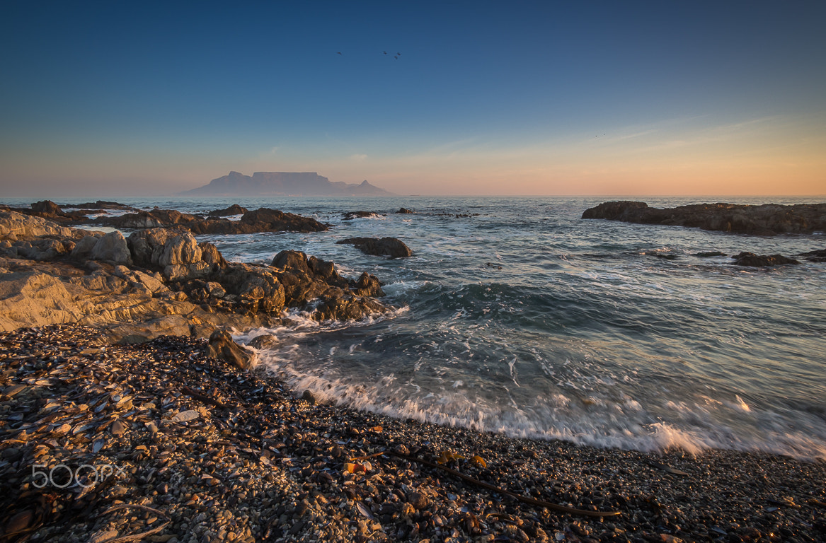 Canon EF-S 10-22mm F3.5-4.5 USM sample photo. Table mountain from on the rocks photography