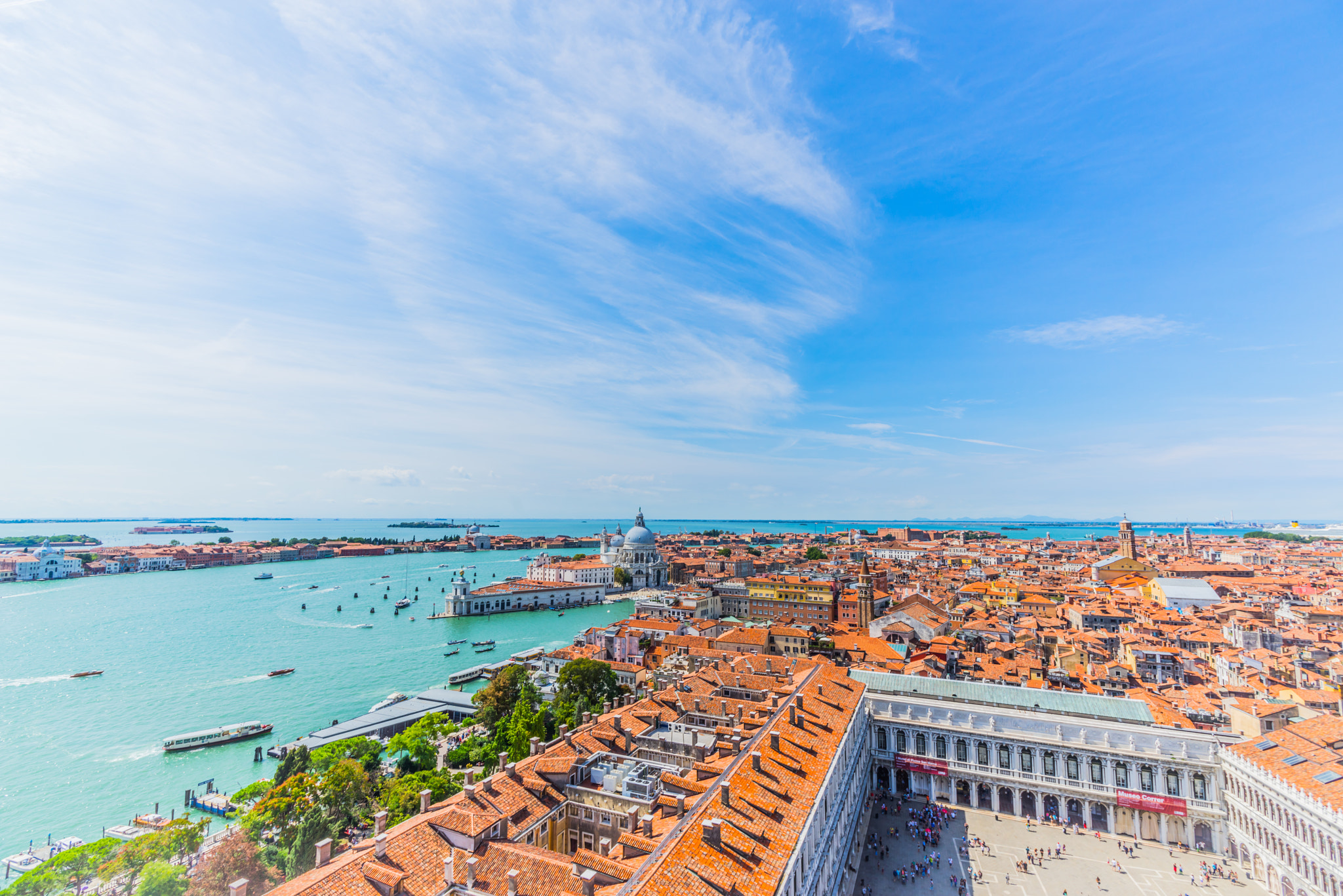Sony a7R + Sony Vario-Sonnar T* 16-35mm F2.8 ZA SSM sample photo. Venice under the sun photography