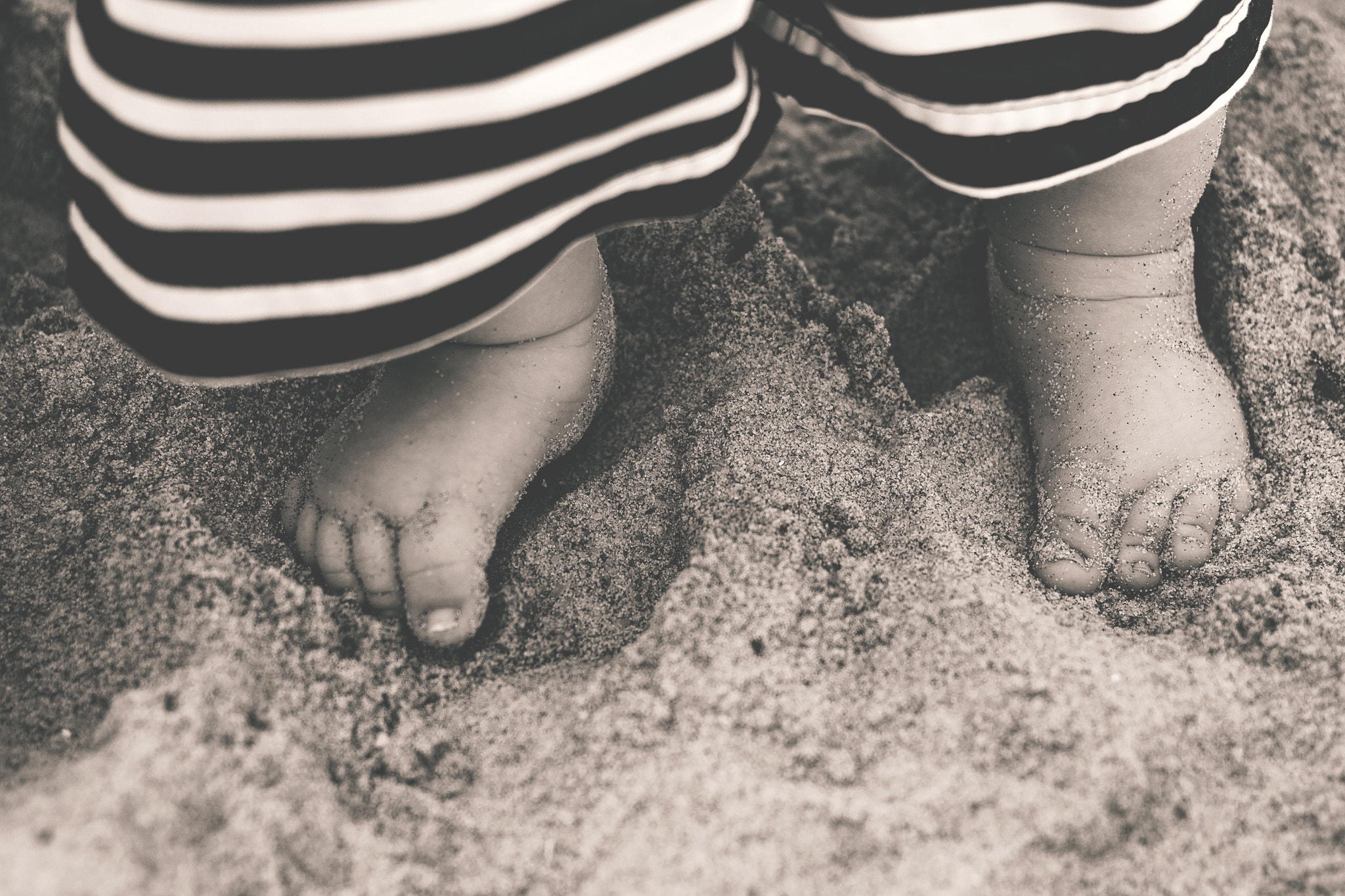 Canon EOS 100D (EOS Rebel SL1 / EOS Kiss X7) + Canon EF 50mm F1.8 II sample photo. First time touching sand!! photography