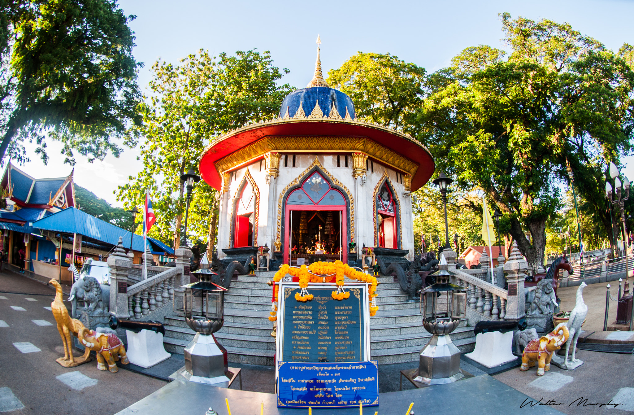 Nikon AF DX Fisheye-Nikkor 10.5mm F2.8G ED sample photo. Shrine of king taksin photography